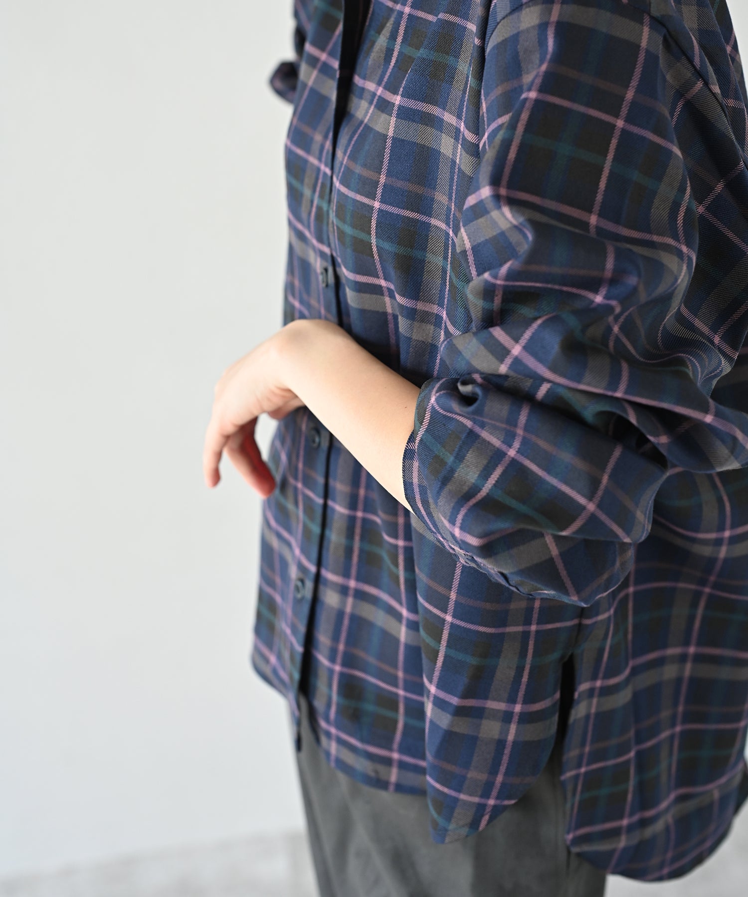 ネイビー　model：H167