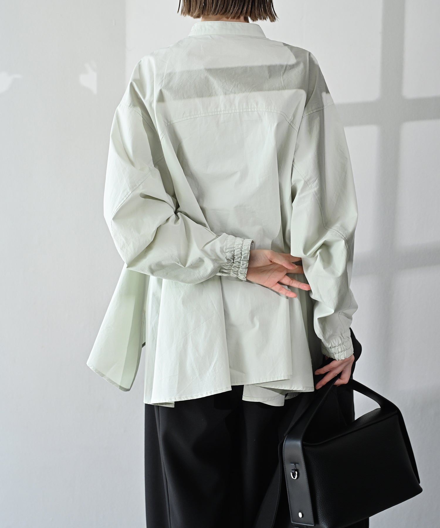 セージグリーン　model：H167