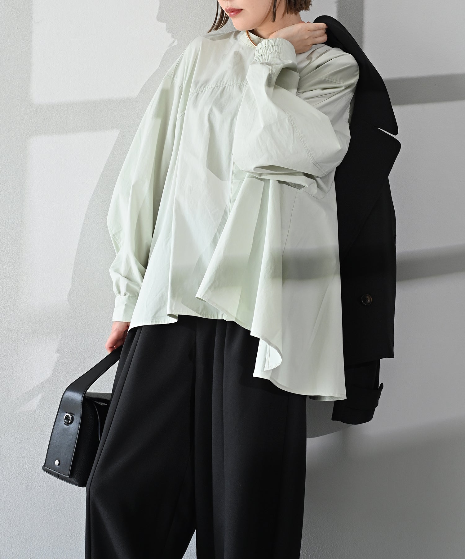 セージグリーン　model：H167