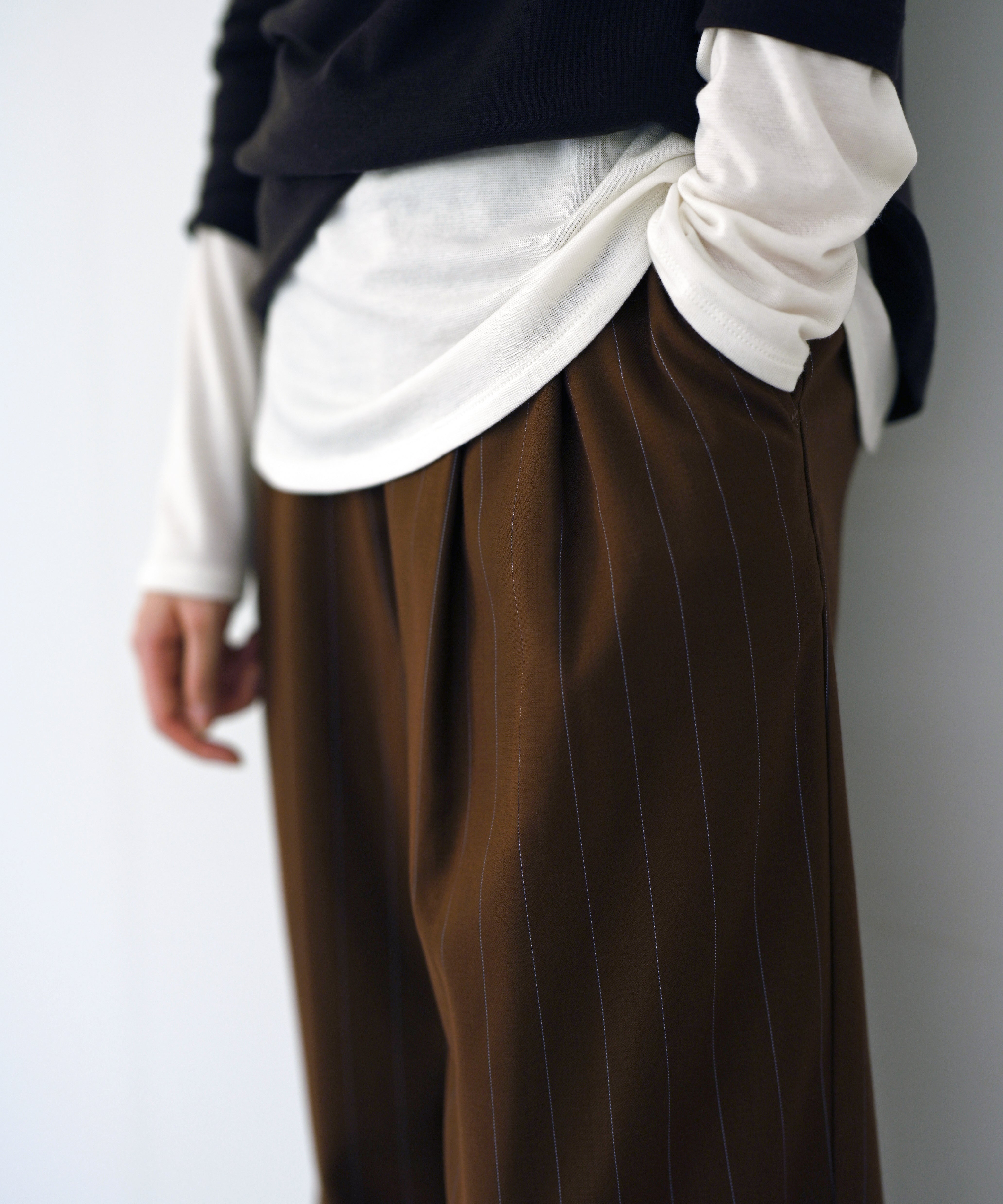 ブラウン　model：H167