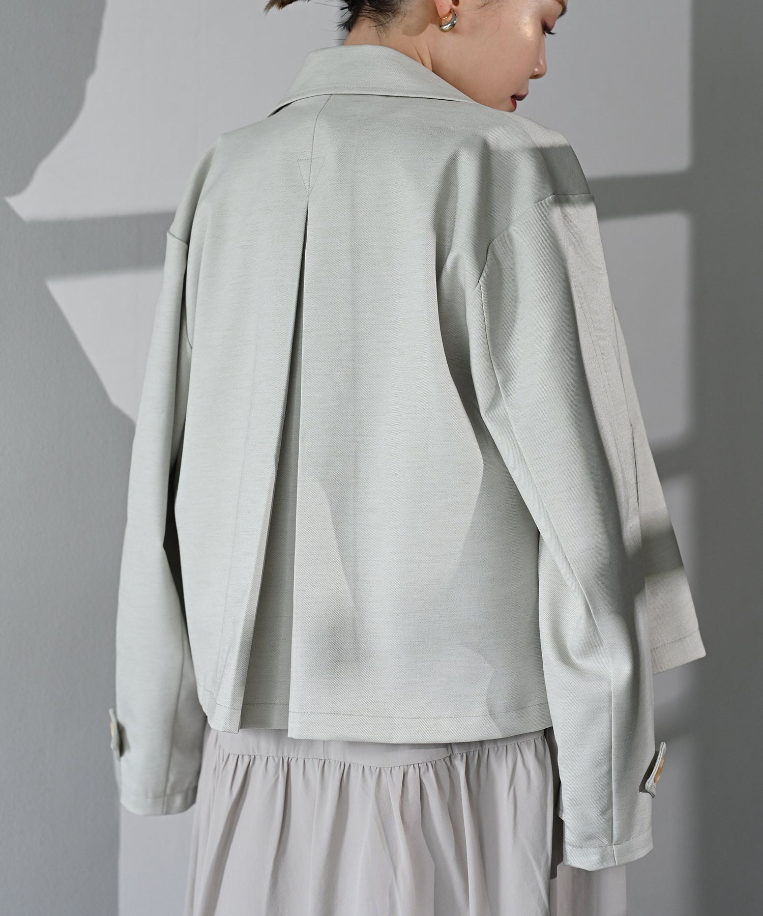 ベージュ　model：H167