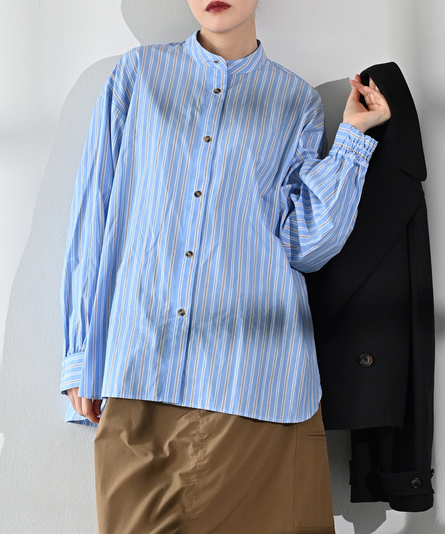 Calm Stripe Stand Collar Blouse