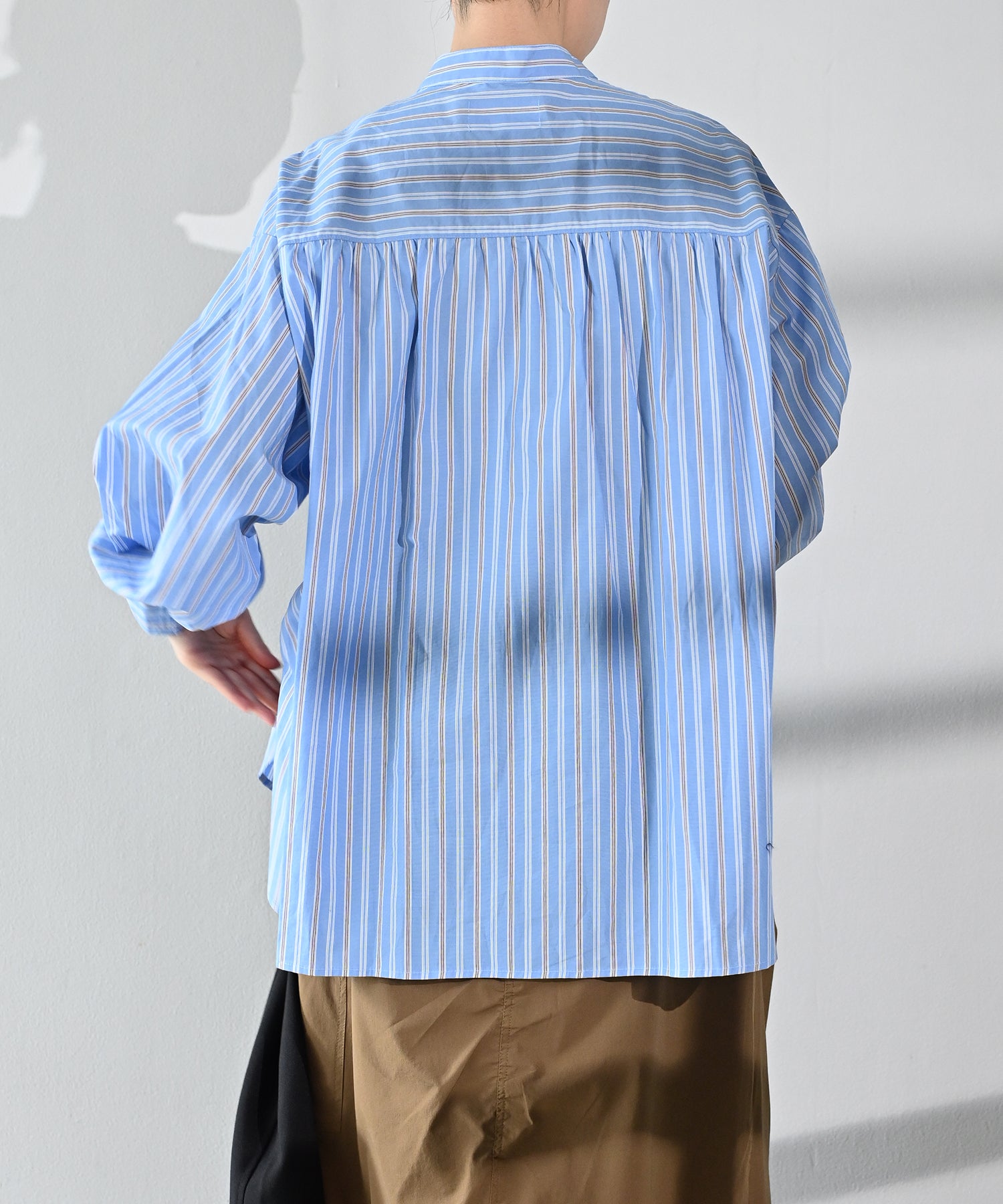 Calm Stripe Stand Collar Blouse