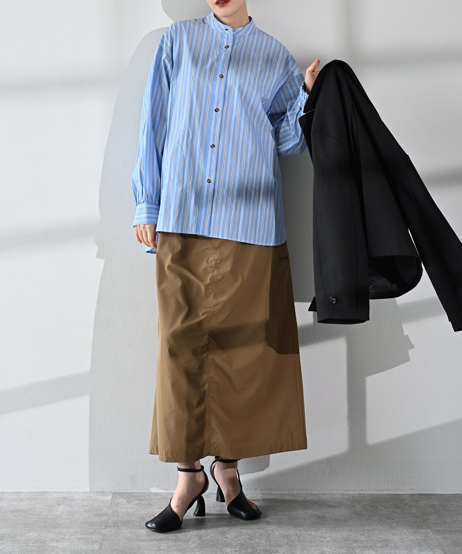 Calm Stripe Stand Collar Blouse