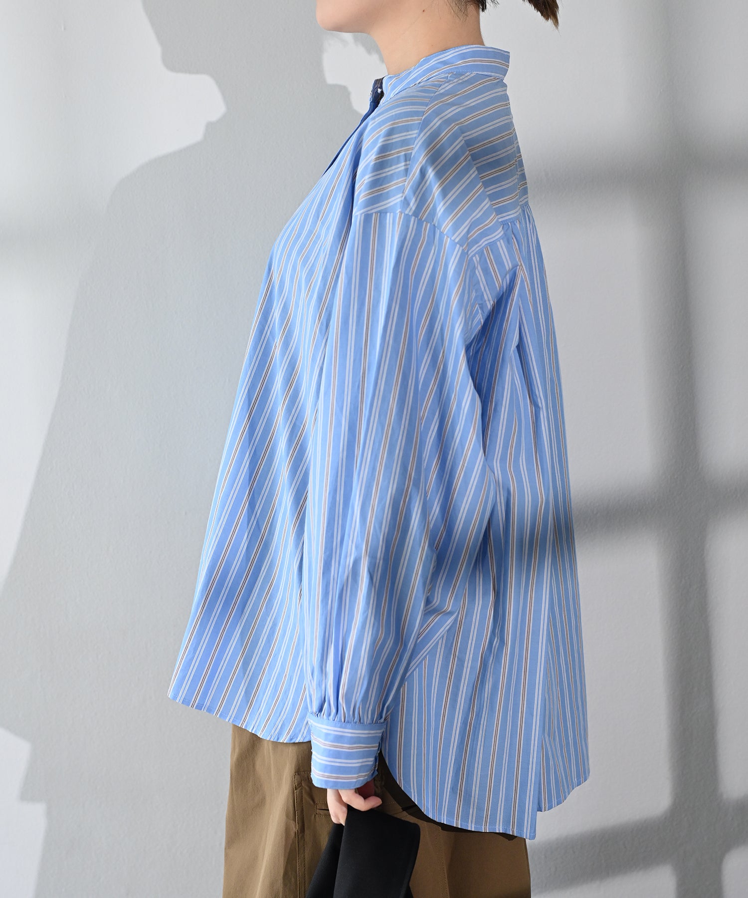 ライトブルー　model：H167