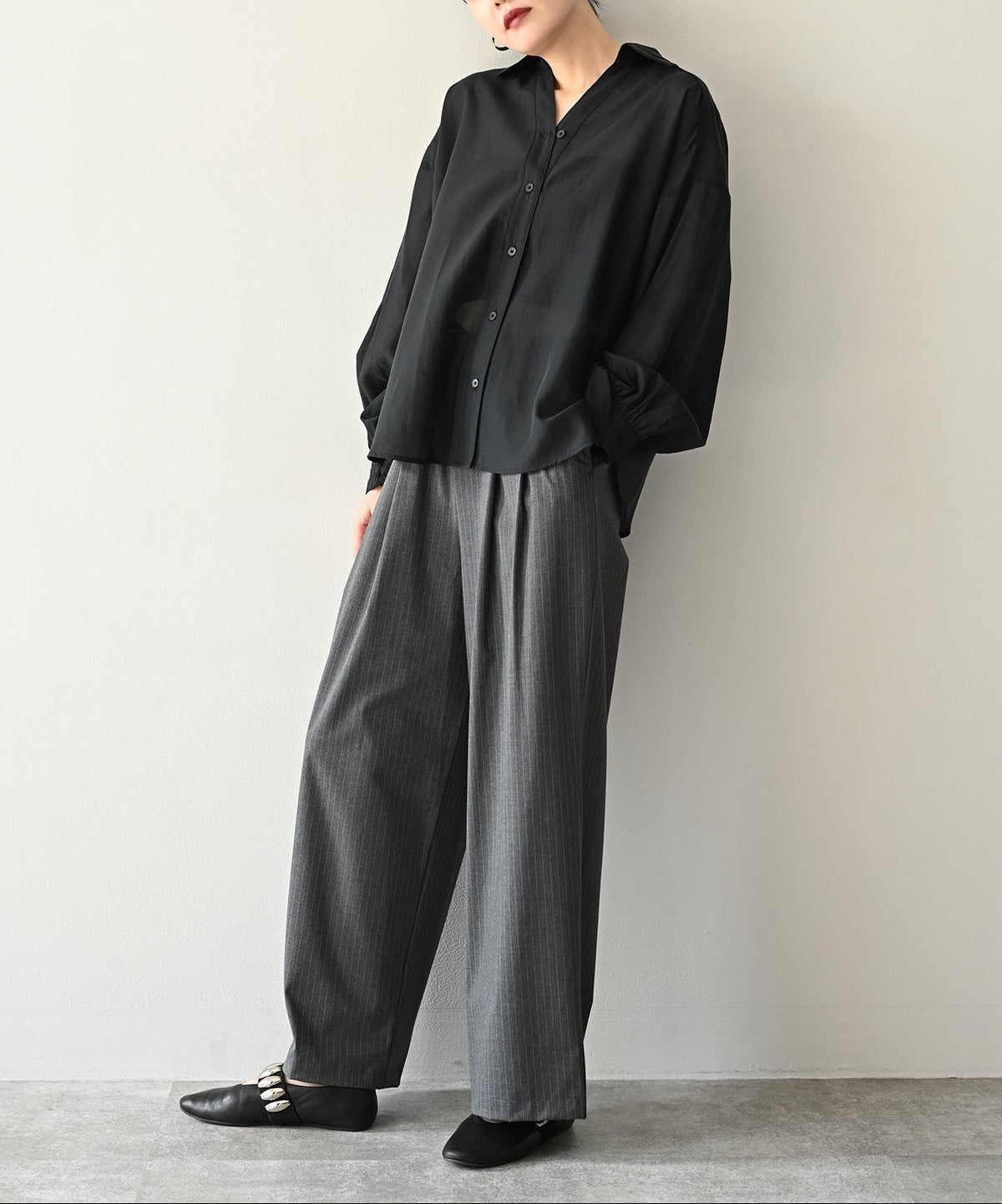 ブラック　model：H167