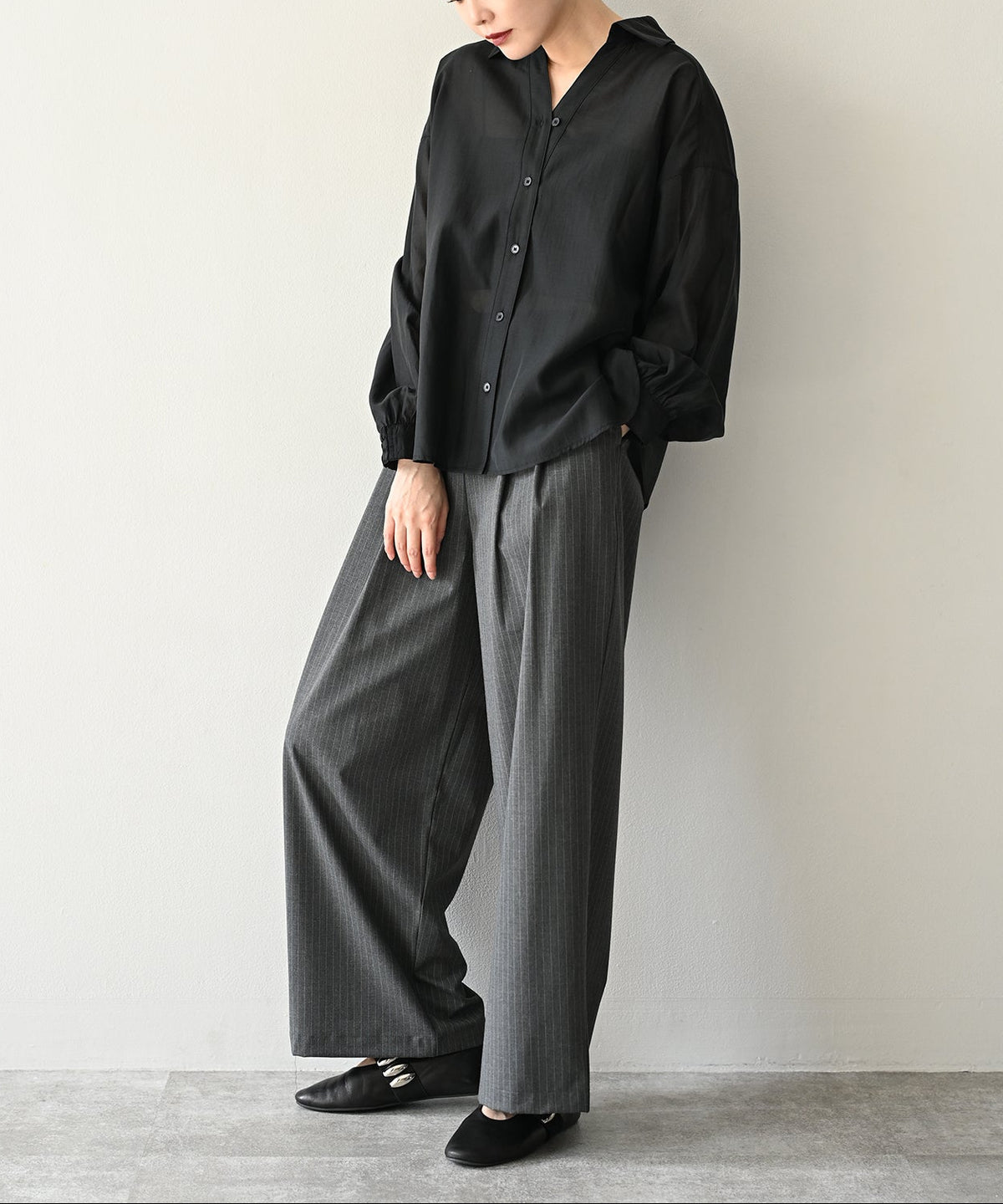 ブラック　model：H167