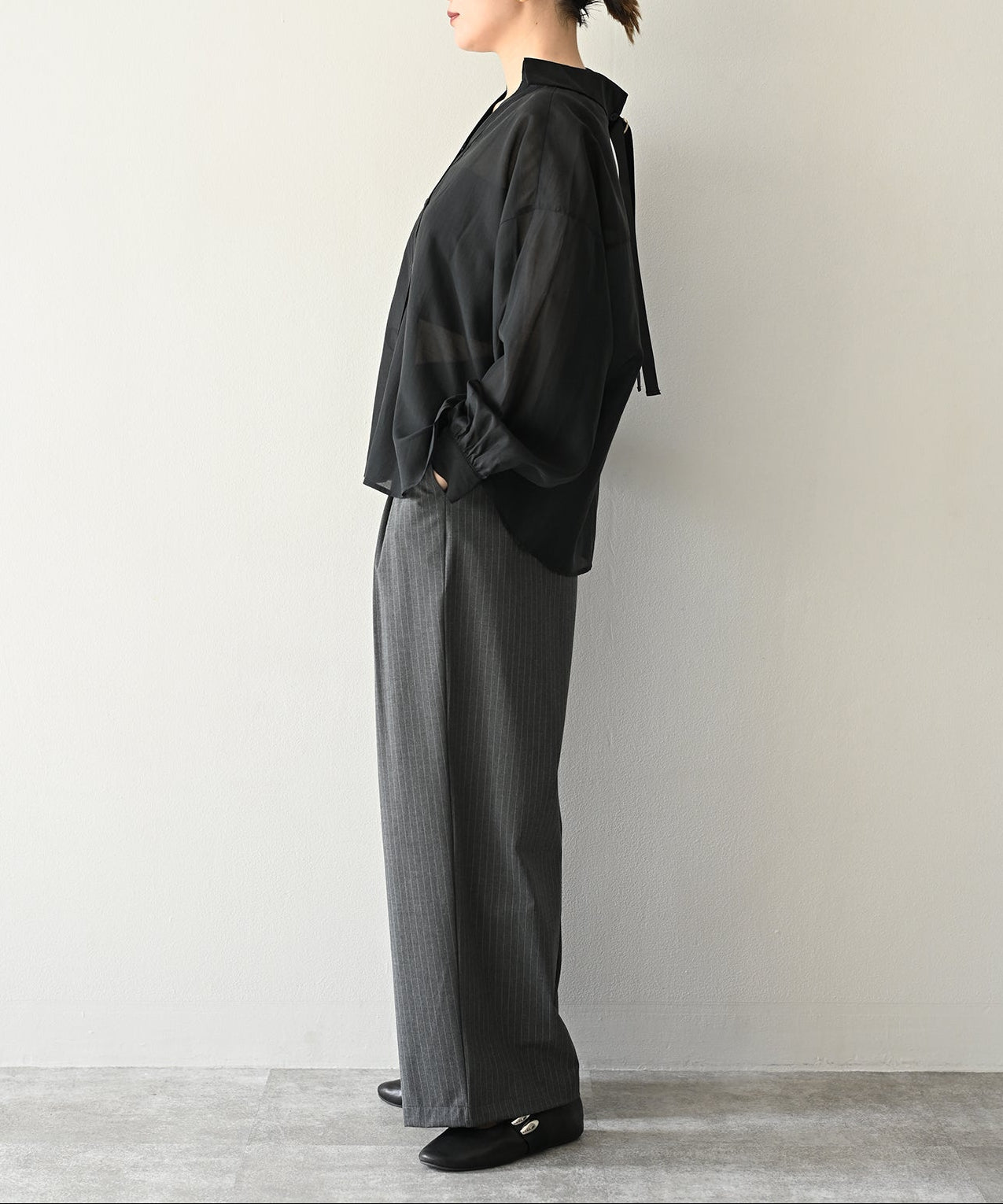ブラック　model：H167