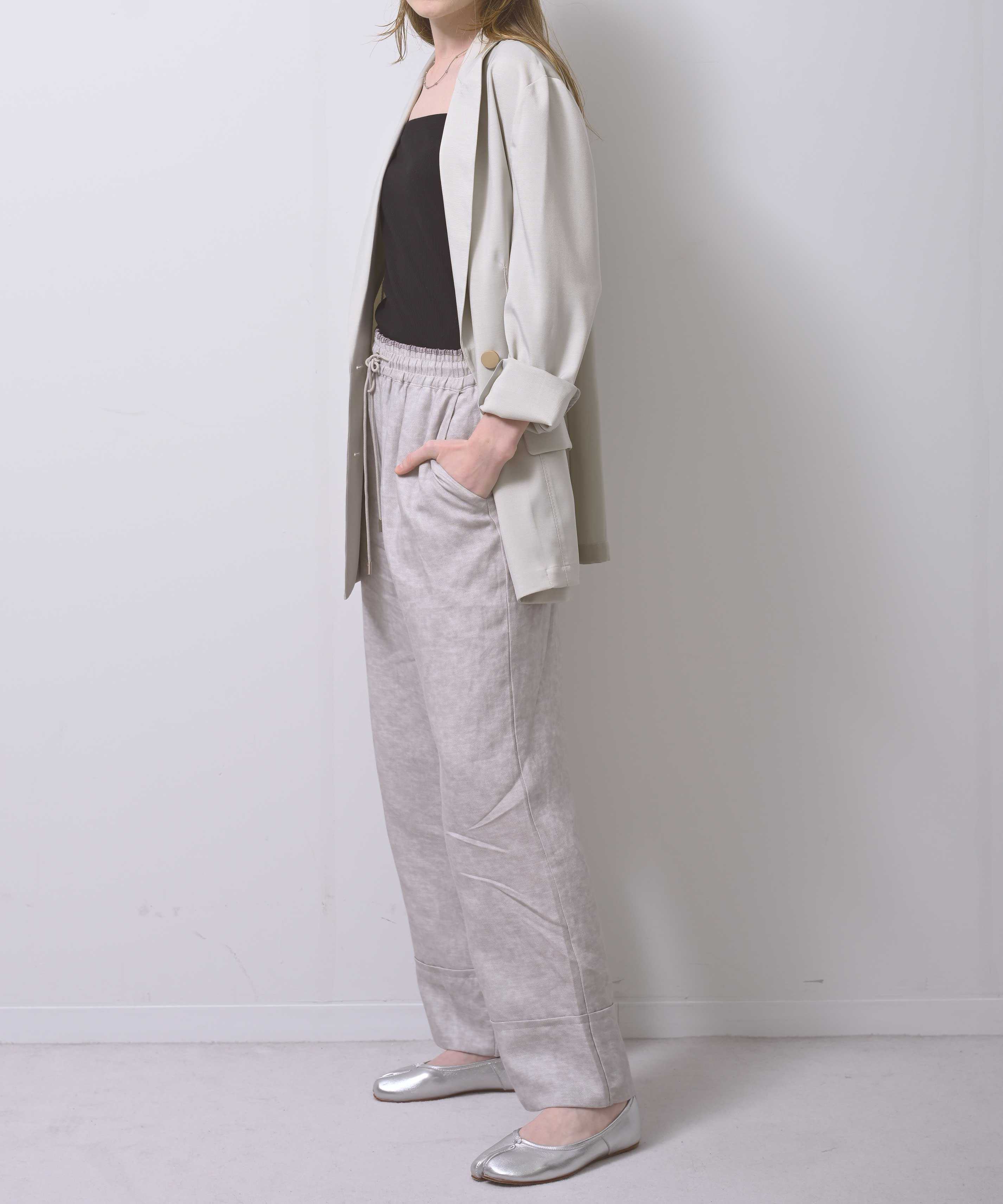 グレージュ　model：H170