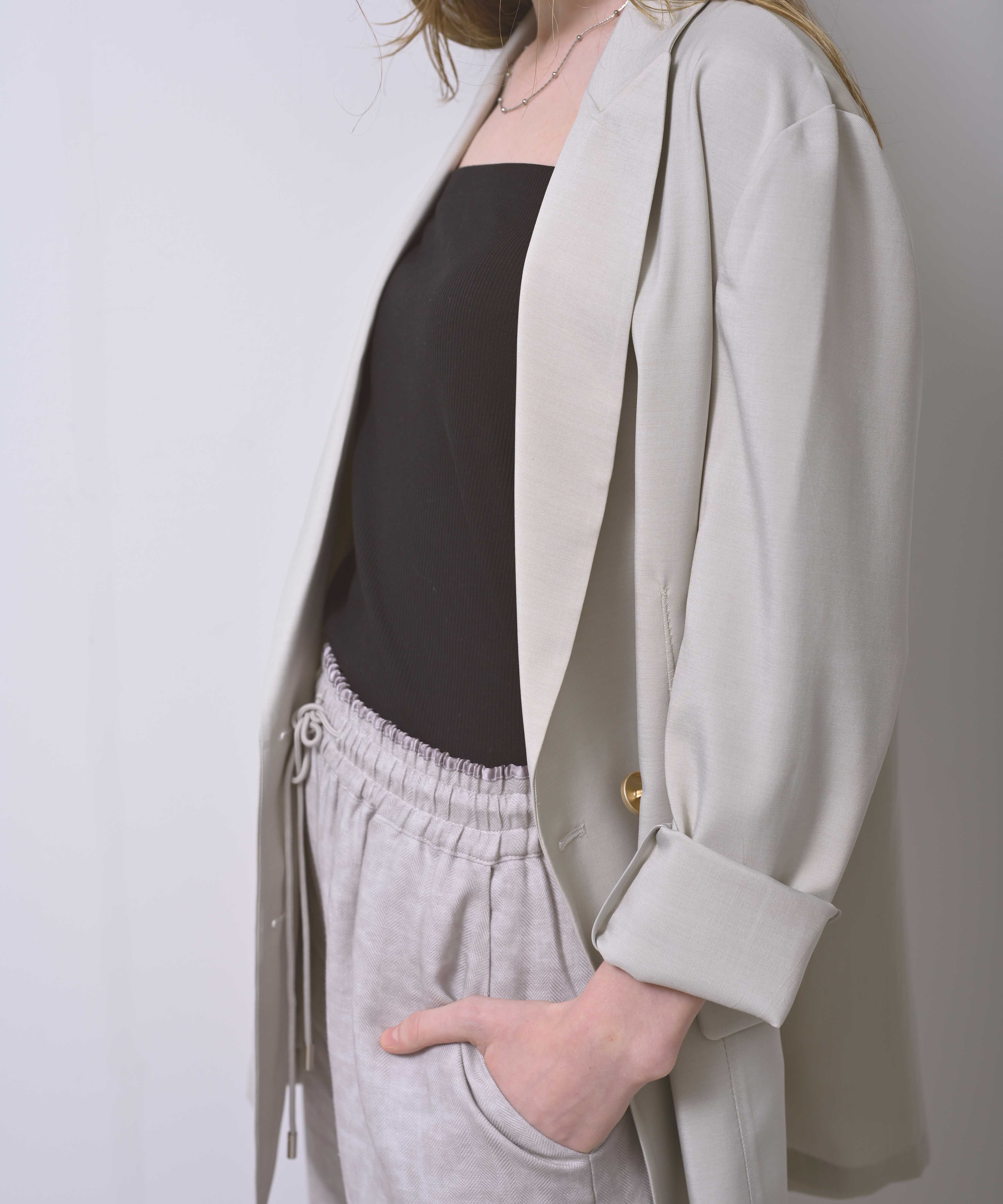 グレージュ　model：H170