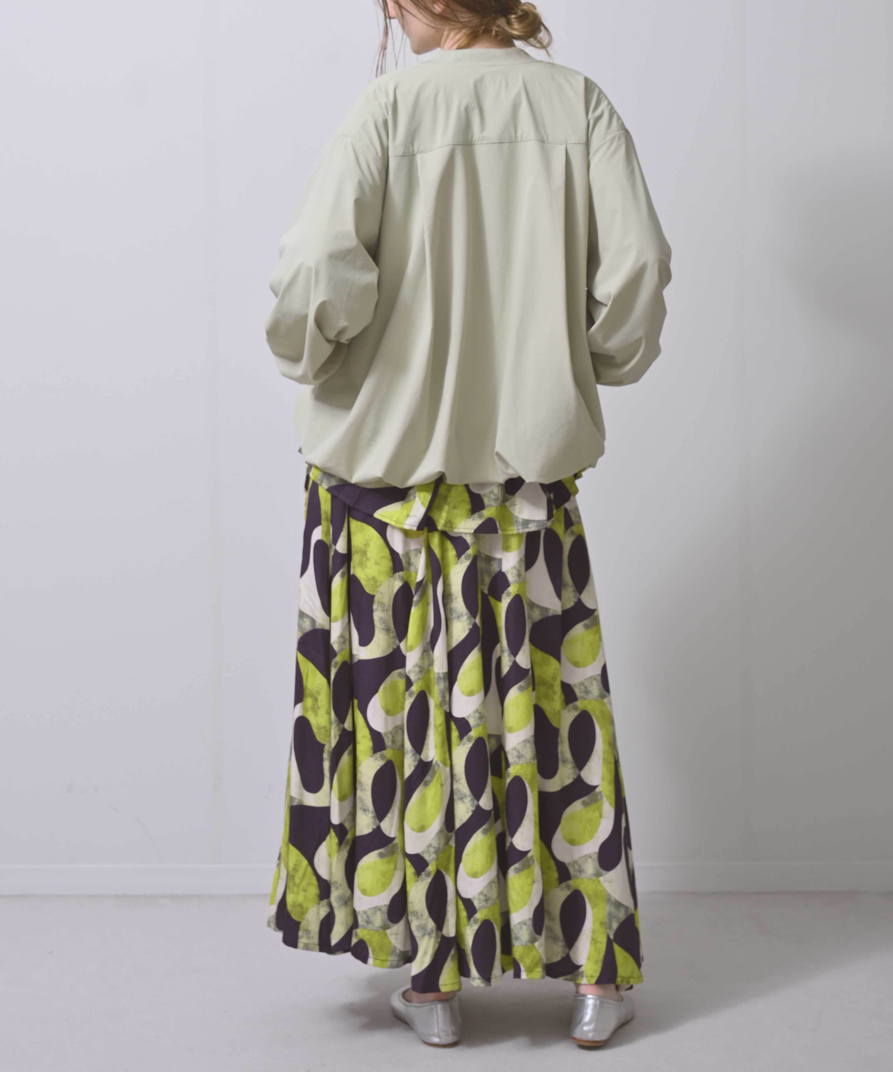 カーキ　model：H170