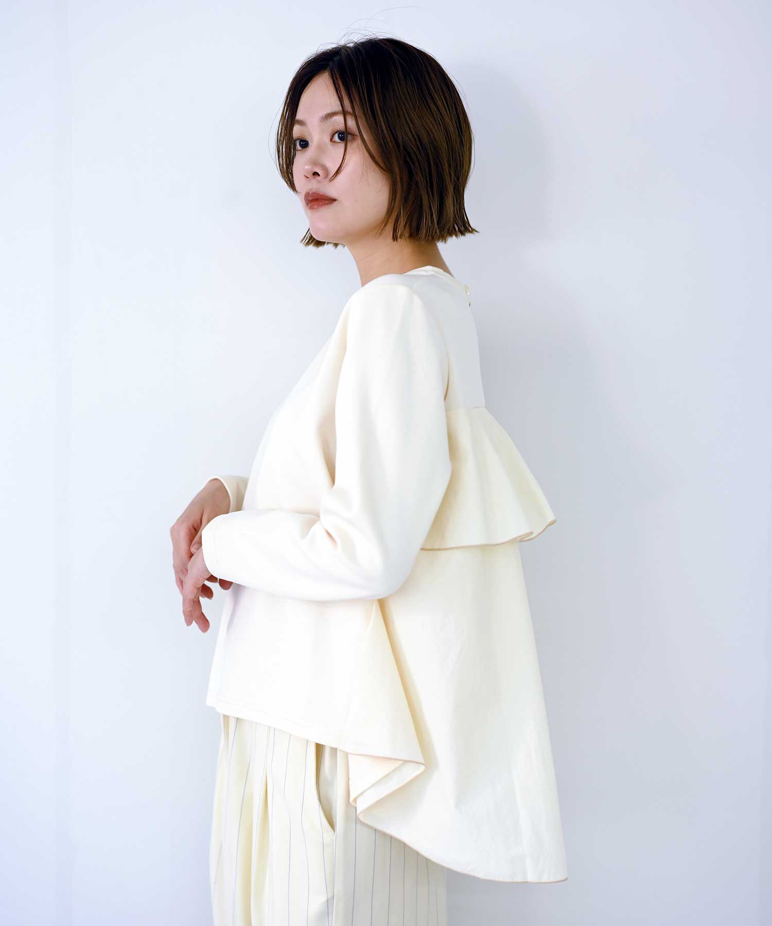 Me 様　フリルホワイト1点 Timesale】Back Mellow Frill Top