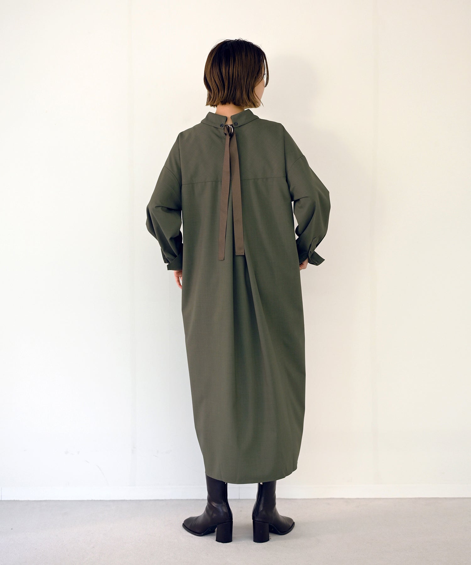 極美品 Max シルク100 ロングシャツワンピース リボン 総柄 極美品 Max シルク100 ロングシャツワンピース リボン 総柄