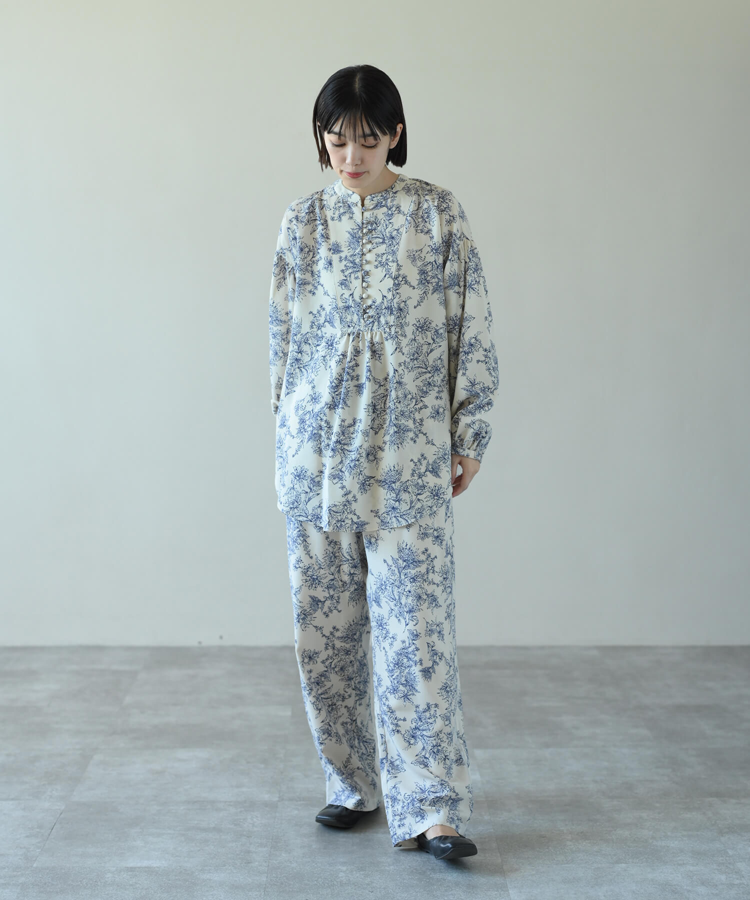【Timesale】花柄サイドパイピングラインストレートパンツ