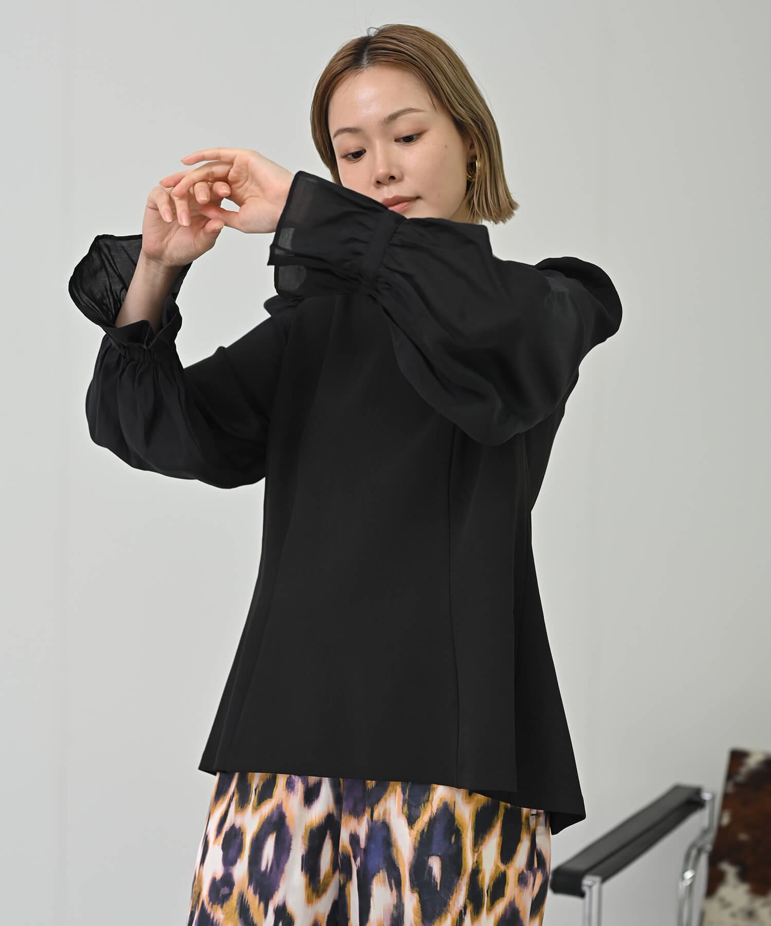 ブラック　model：H167