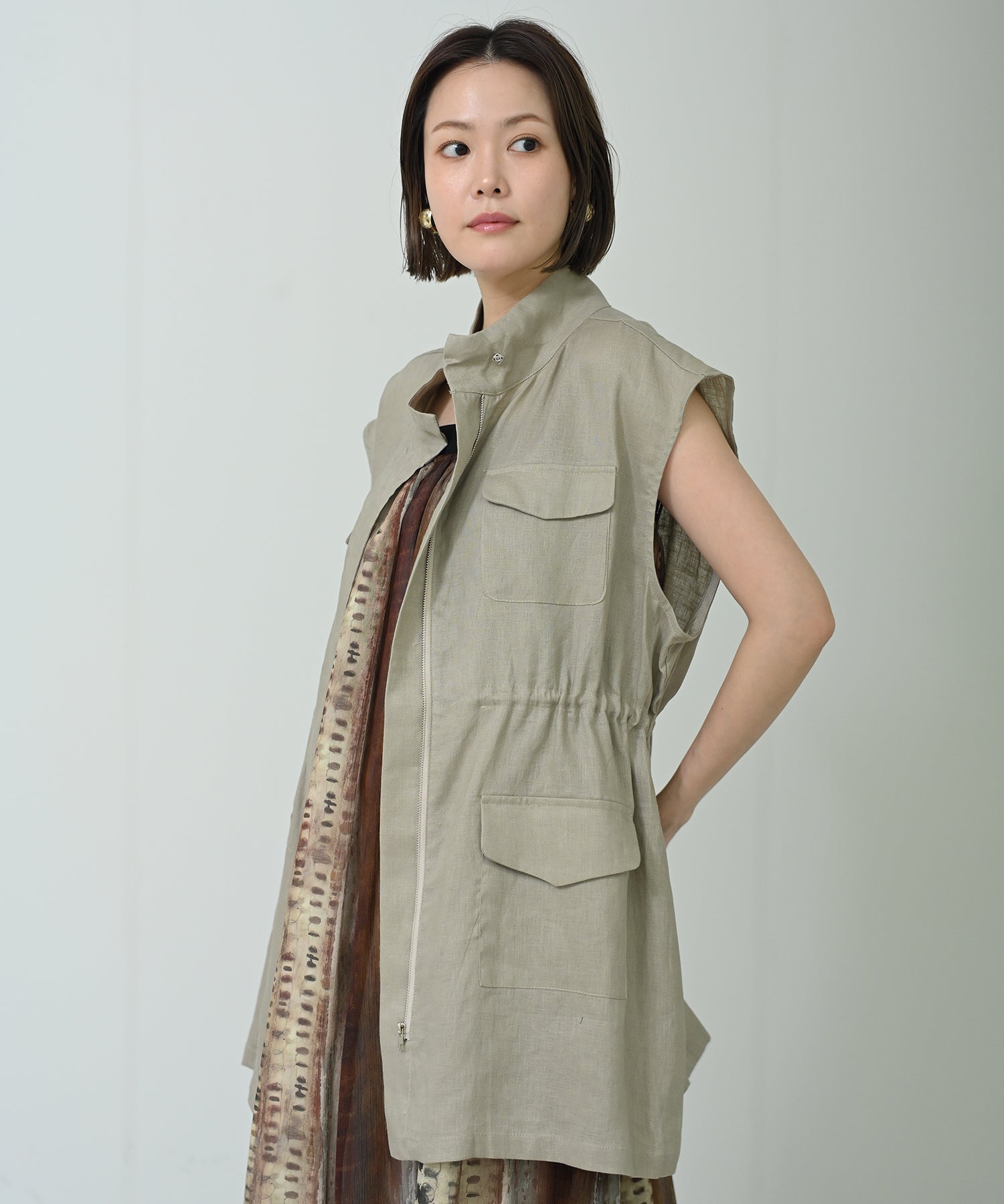 ベージュ　model：H167