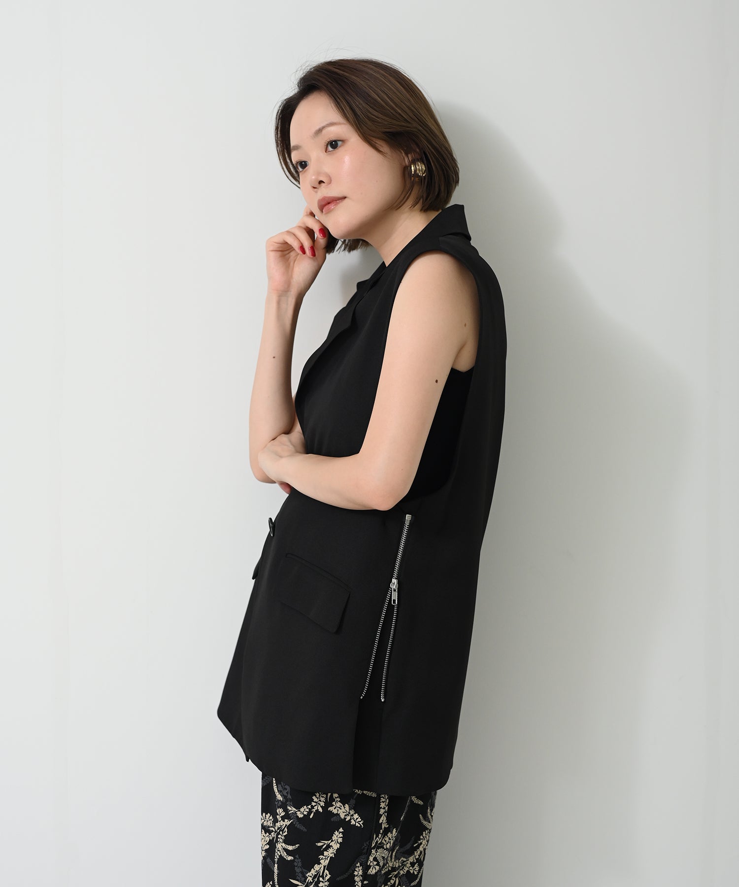 ブラック　model：H167