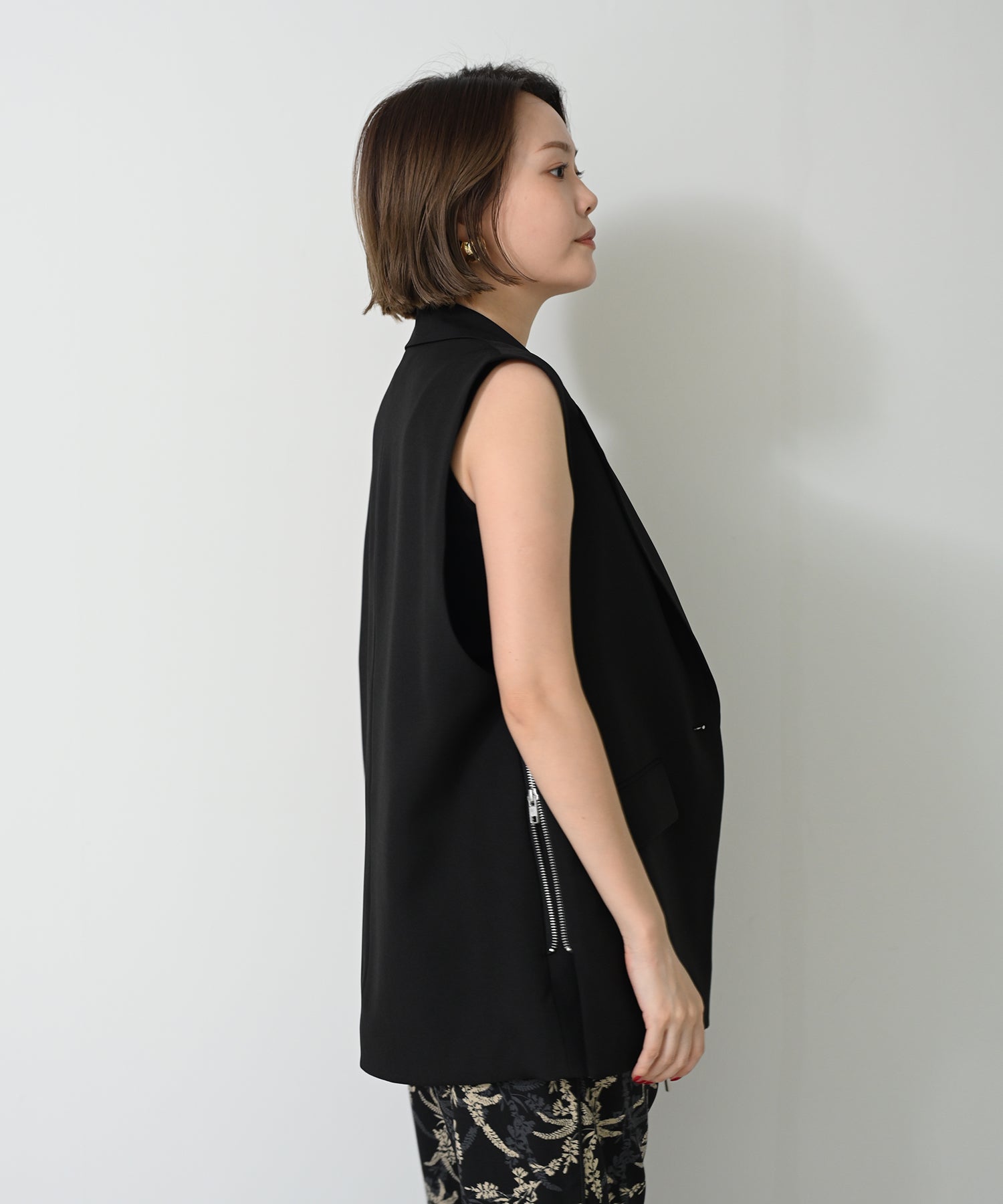 ブラック　model：H167