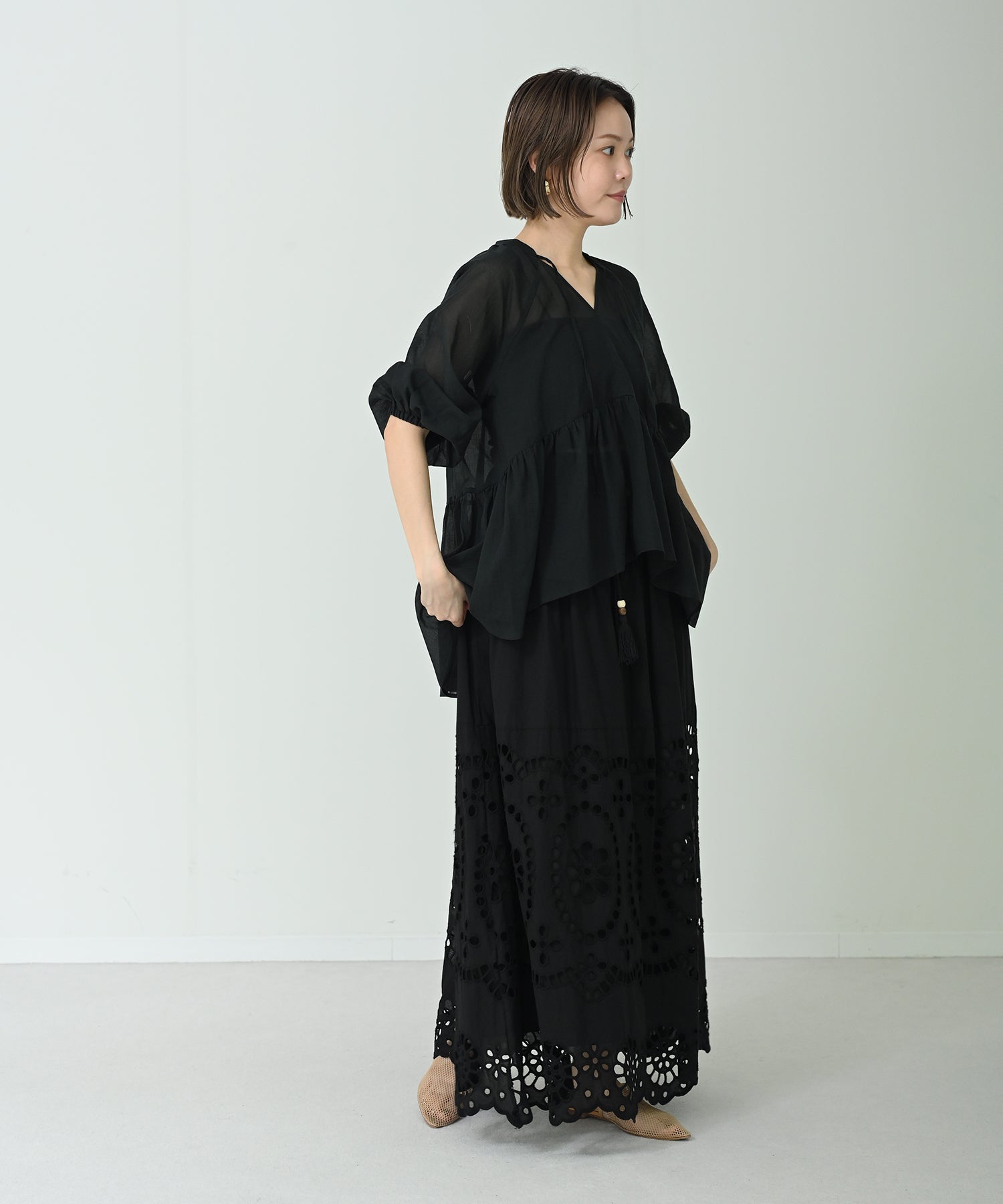 ブラック　model：H167