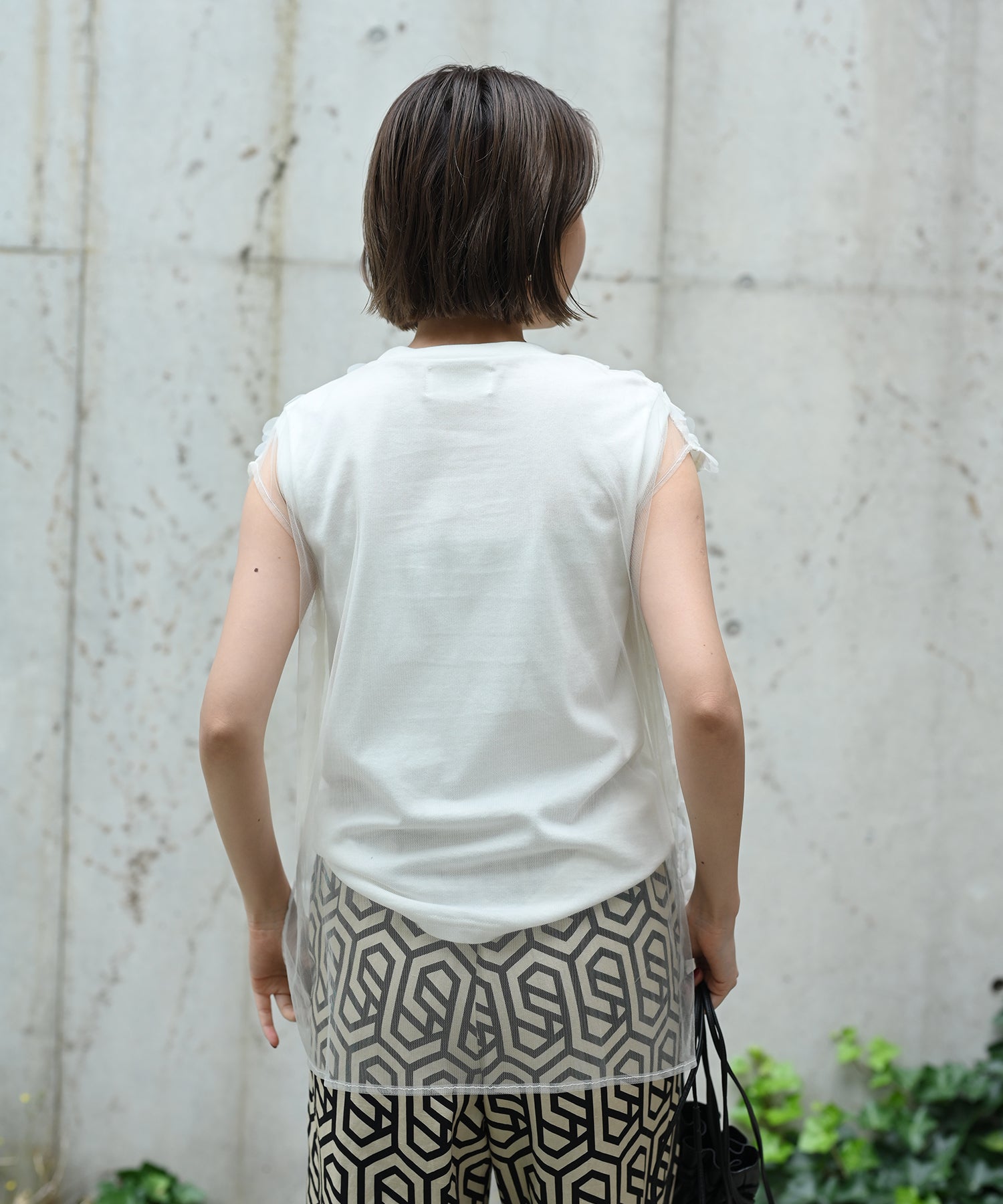 オフホワイト　model：H167