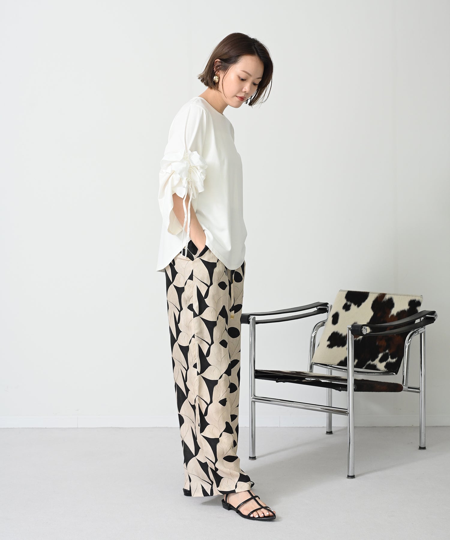 オフホワイト　model ：H167