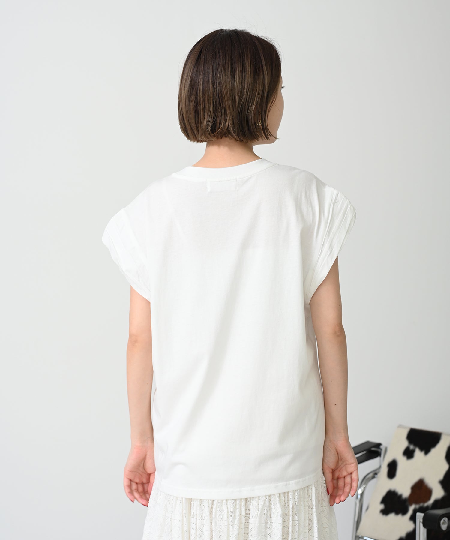 オフホワイト　model；H167