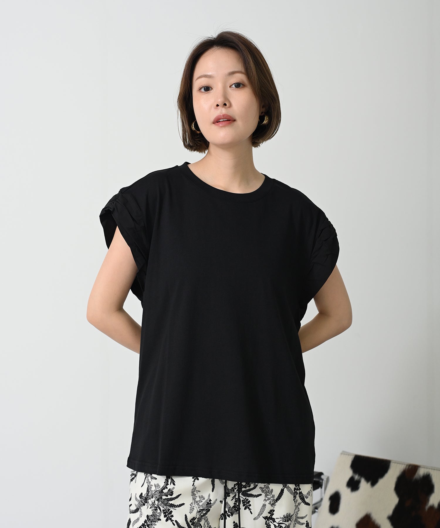 ブラック　model；H167
