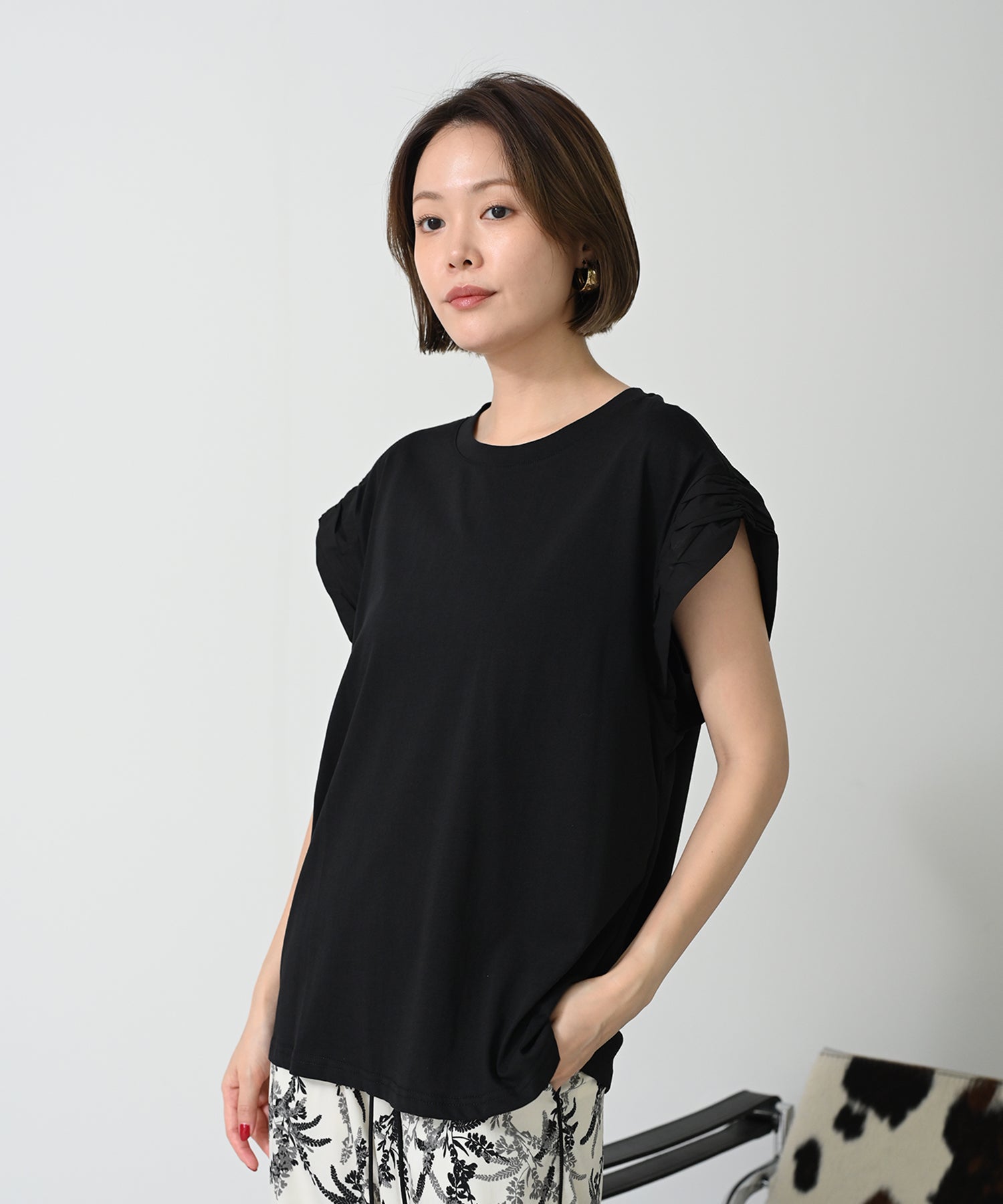 ブラック　model；H167