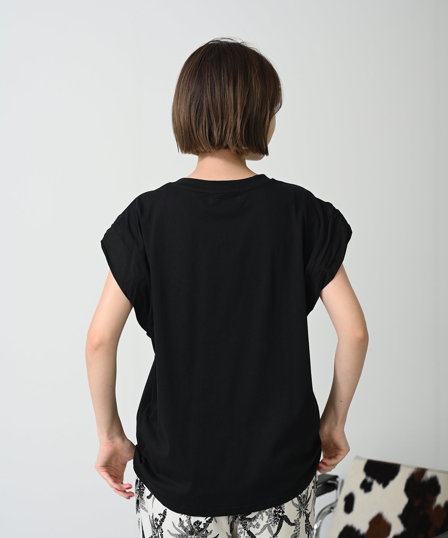 ブラック　model；H167