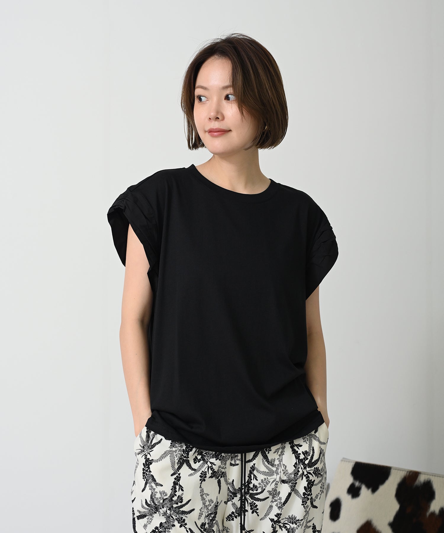 ブラック　model；H167