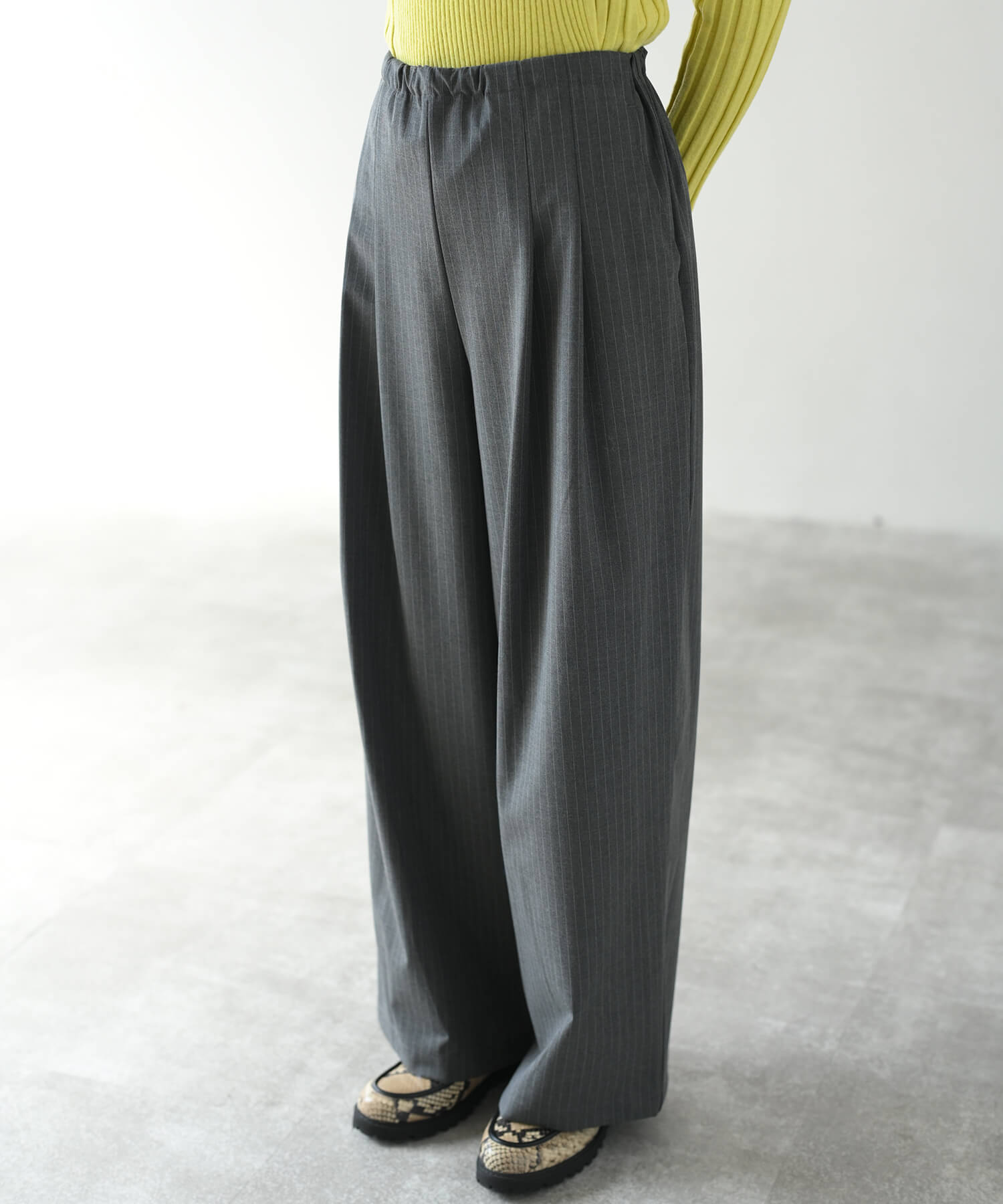 チャコール　model：H162