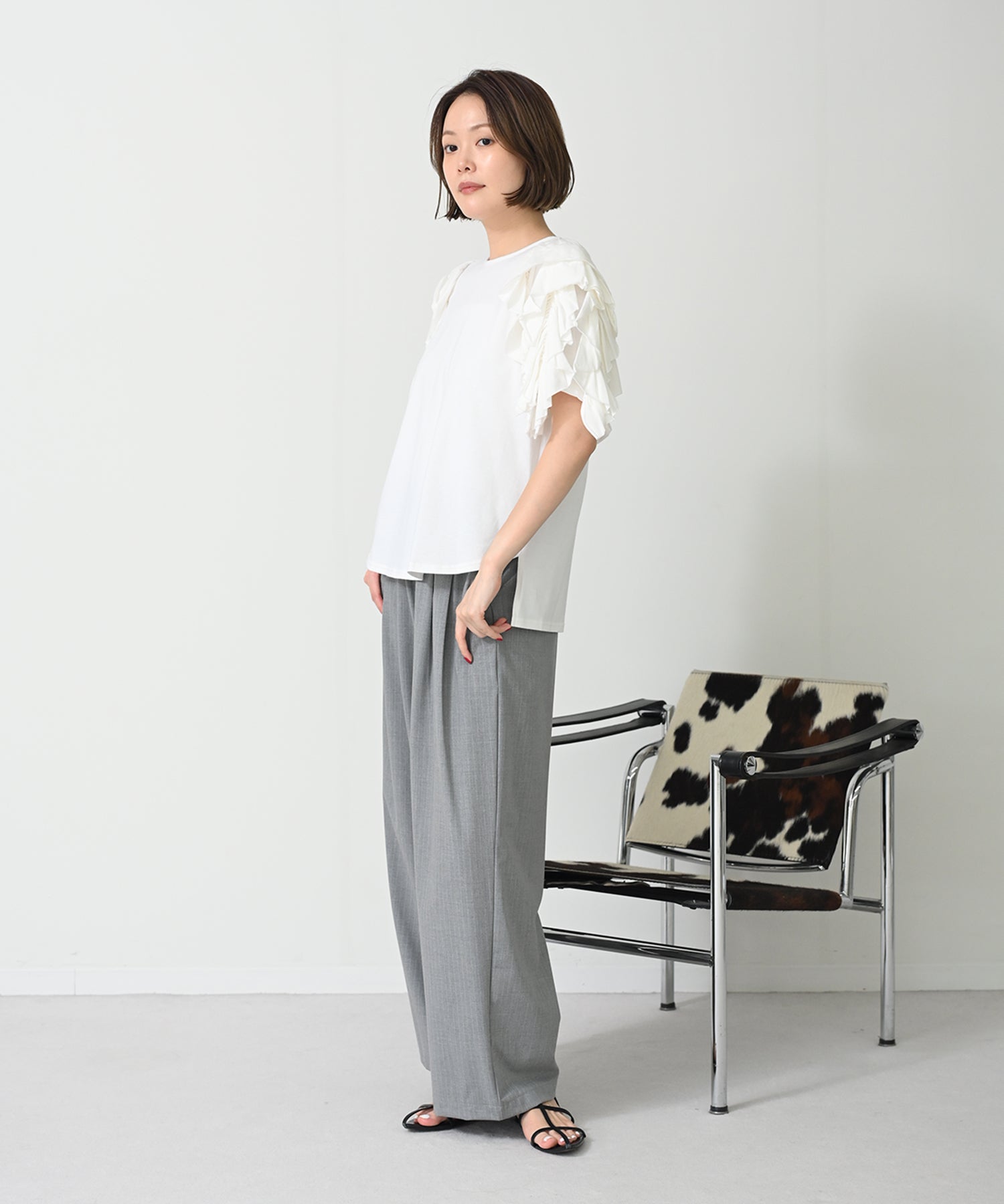 グレー　model：H167