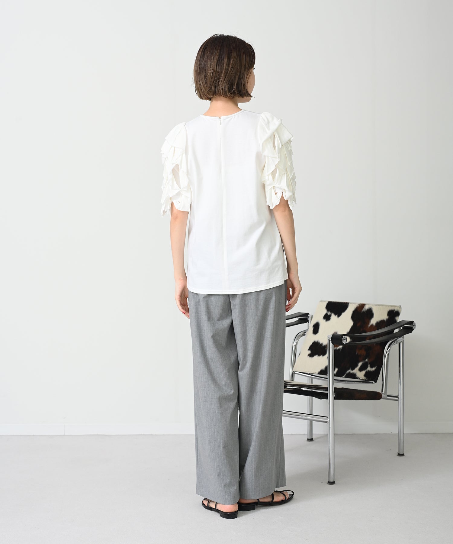 グレー　model：H167