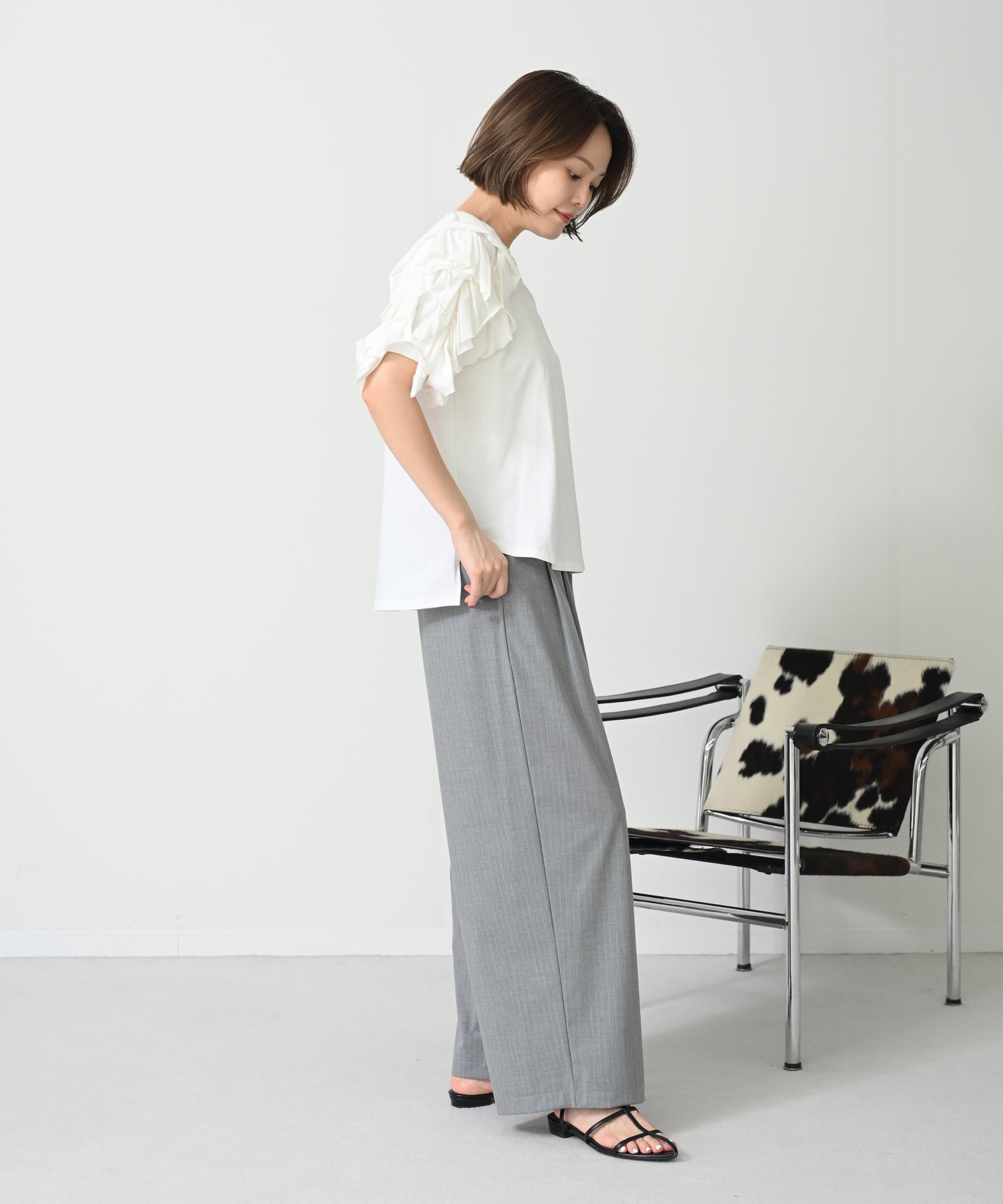 グレー　model：H167