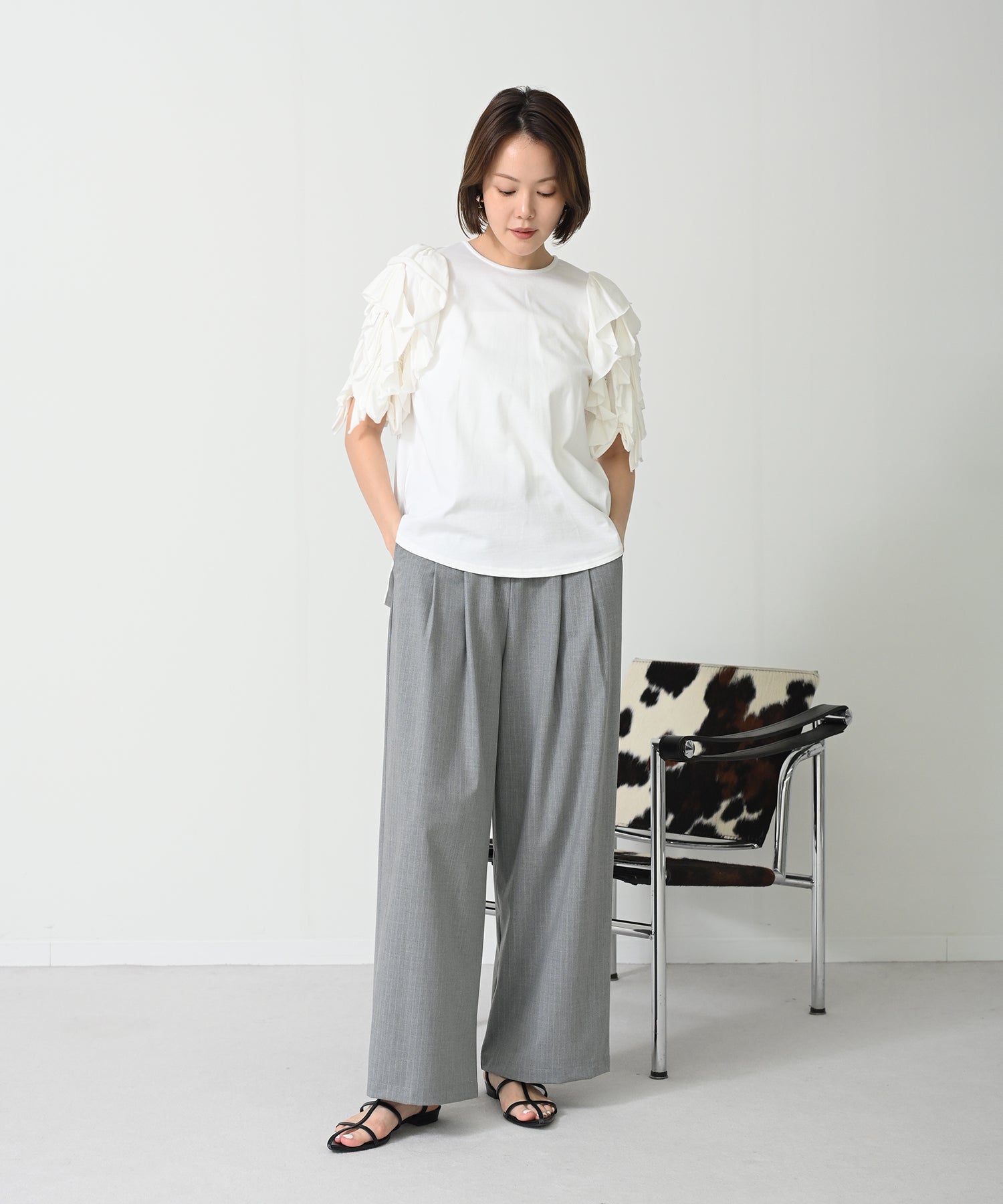 グレー　model：H167