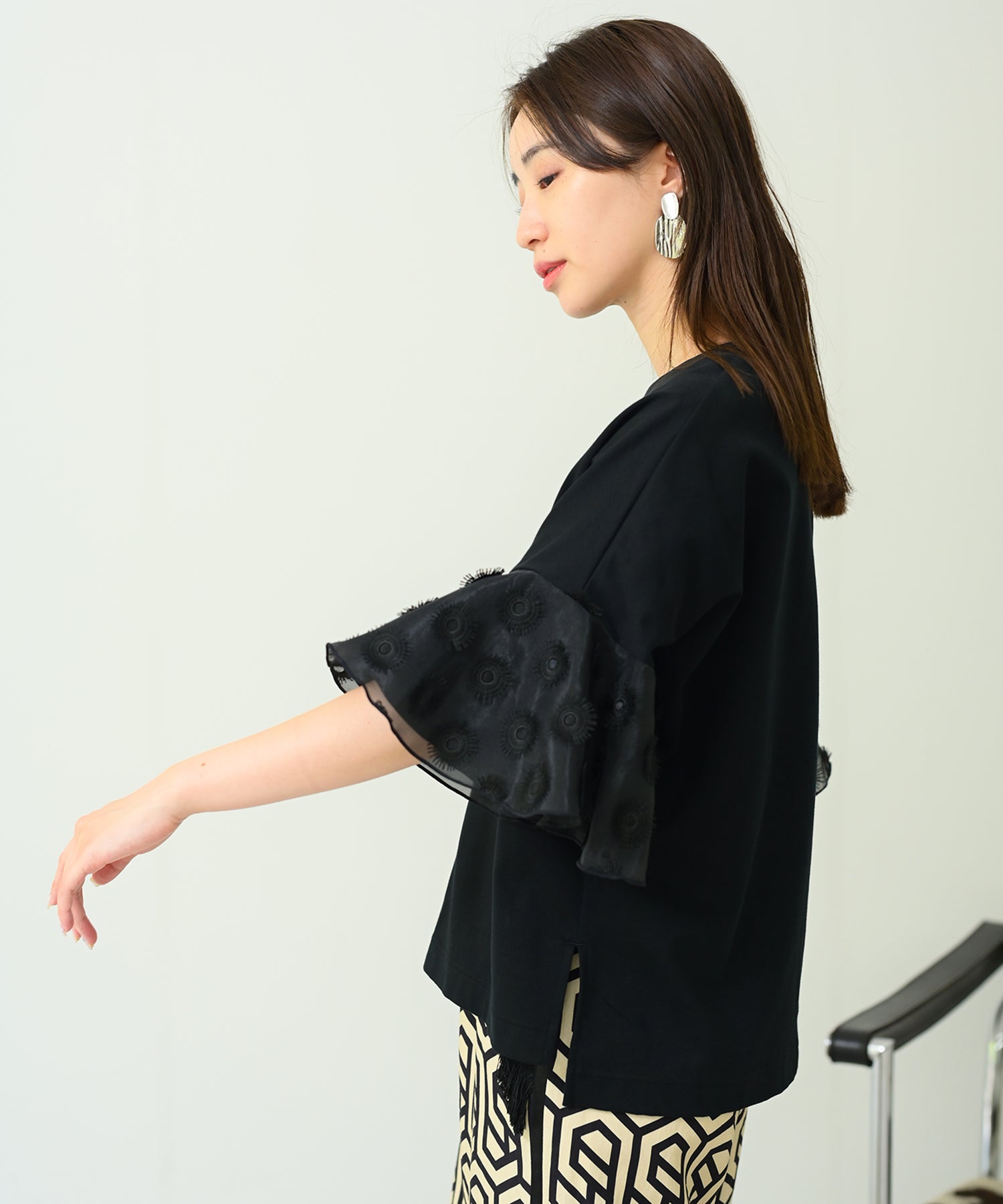 ブラック　model：H160