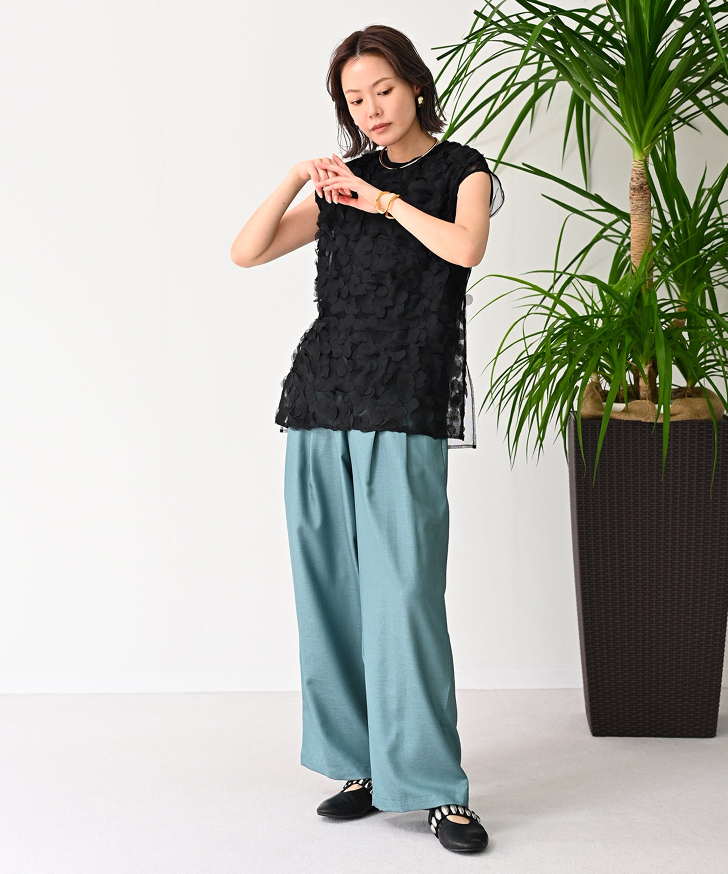 ブラック　model：H167