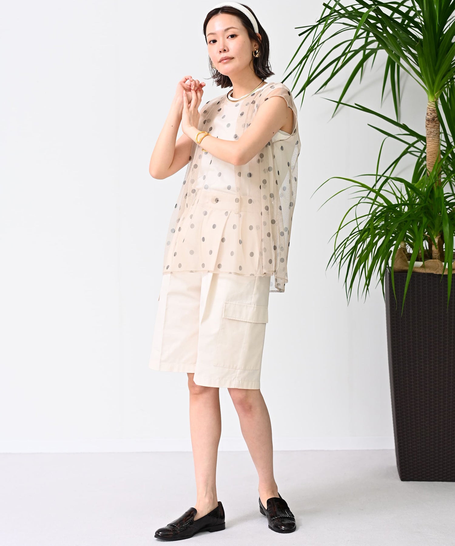 ベージュ　model：H167