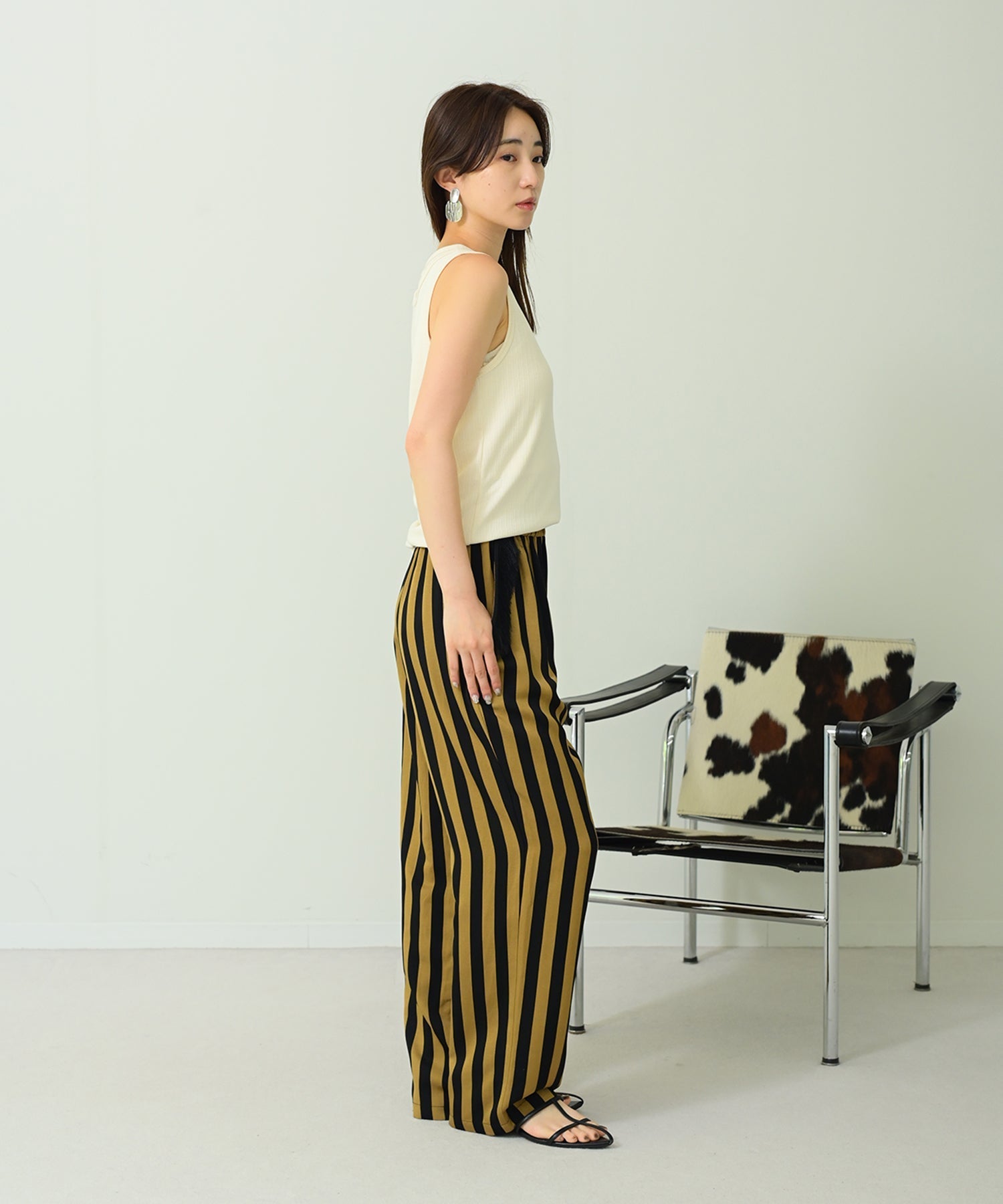 ブラウン　model：H160