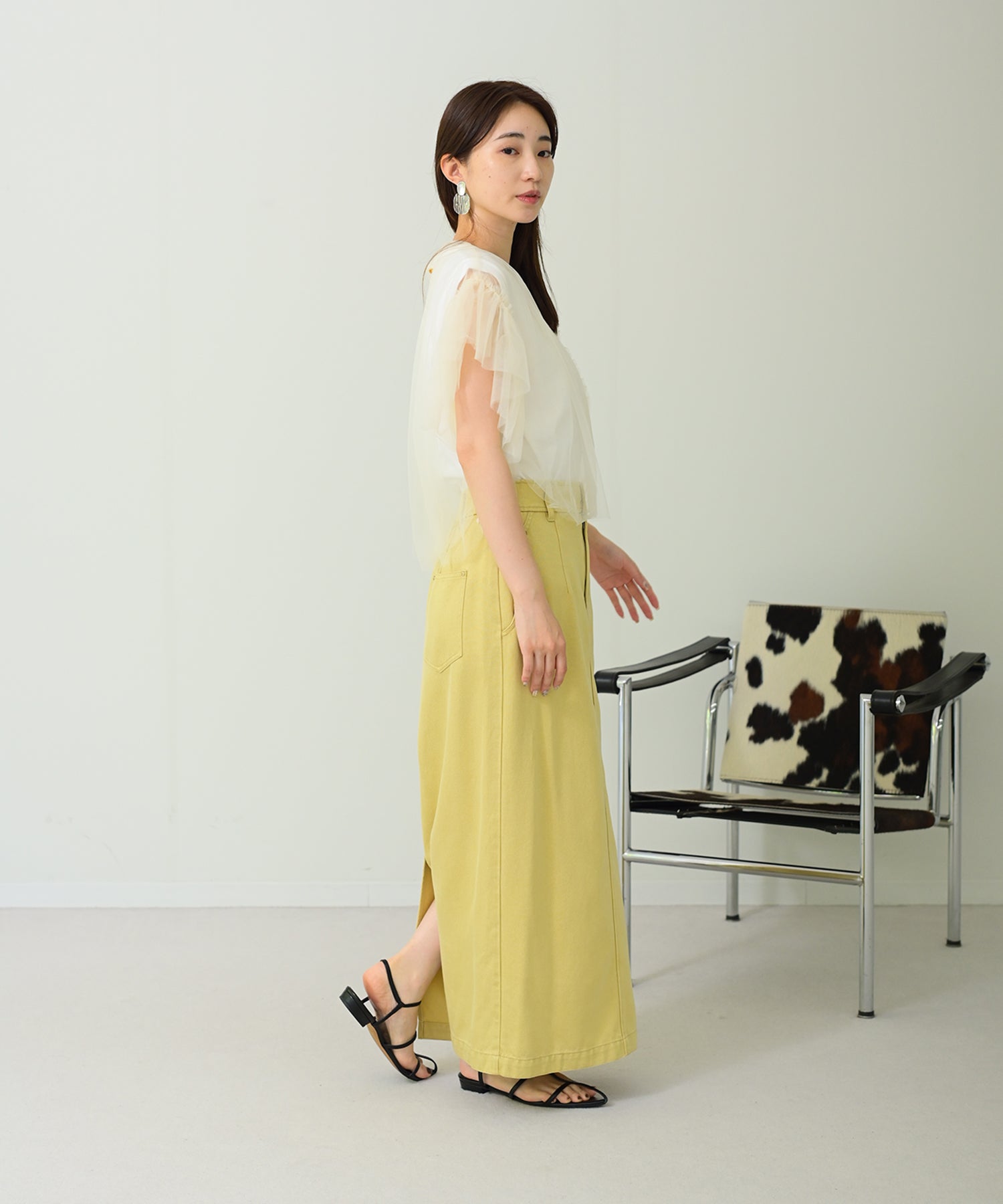 アシンメトリーフリルチュール付きカットソー