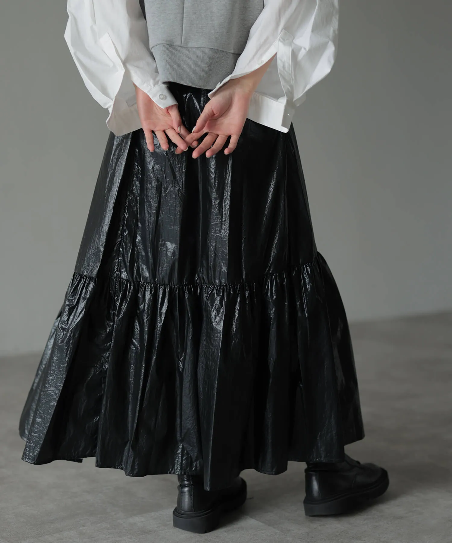 side envelope pocket metallic skirt | HERENCIA(ヘレンチア