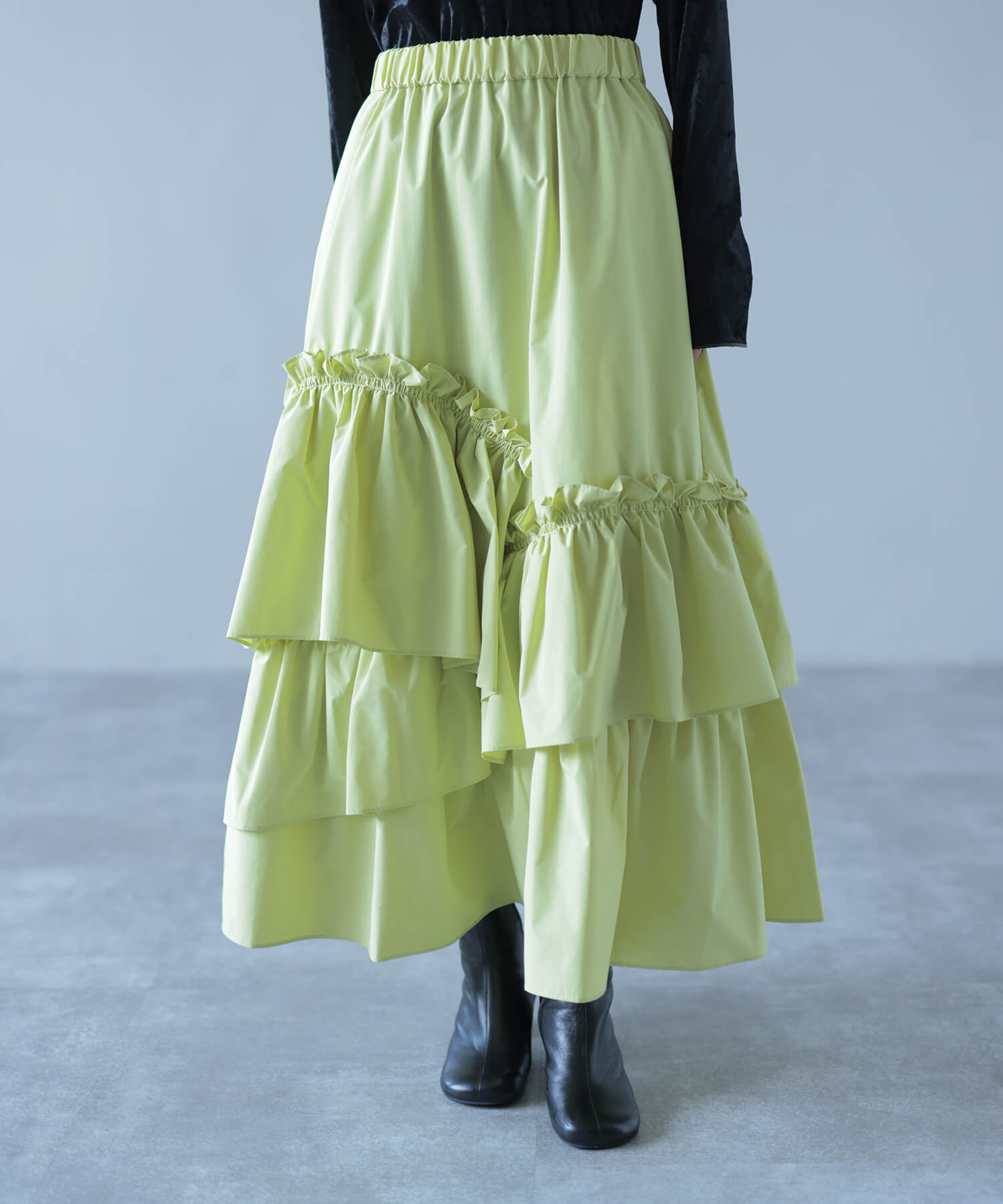 Asymmetric gathered volume flare skirt | HERENCIA(ヘレンチア