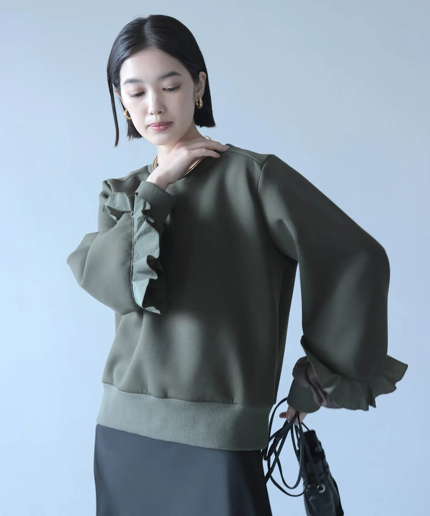 Chiffon sleeve switching ruffle air cushion pullover | HERENCIA