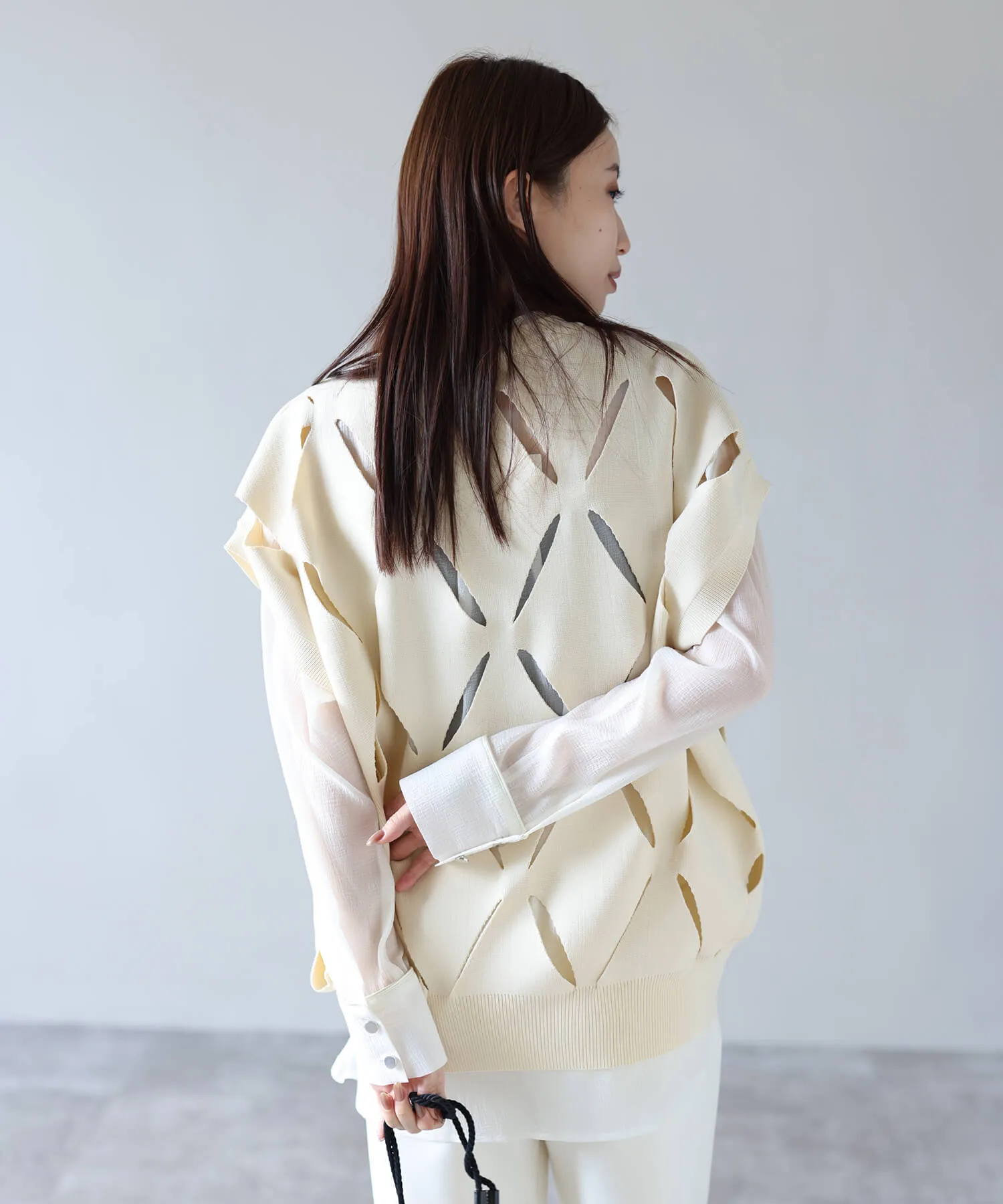 cut out design over knit vest | HERENCIA(ヘレンチア) | HERENCIA