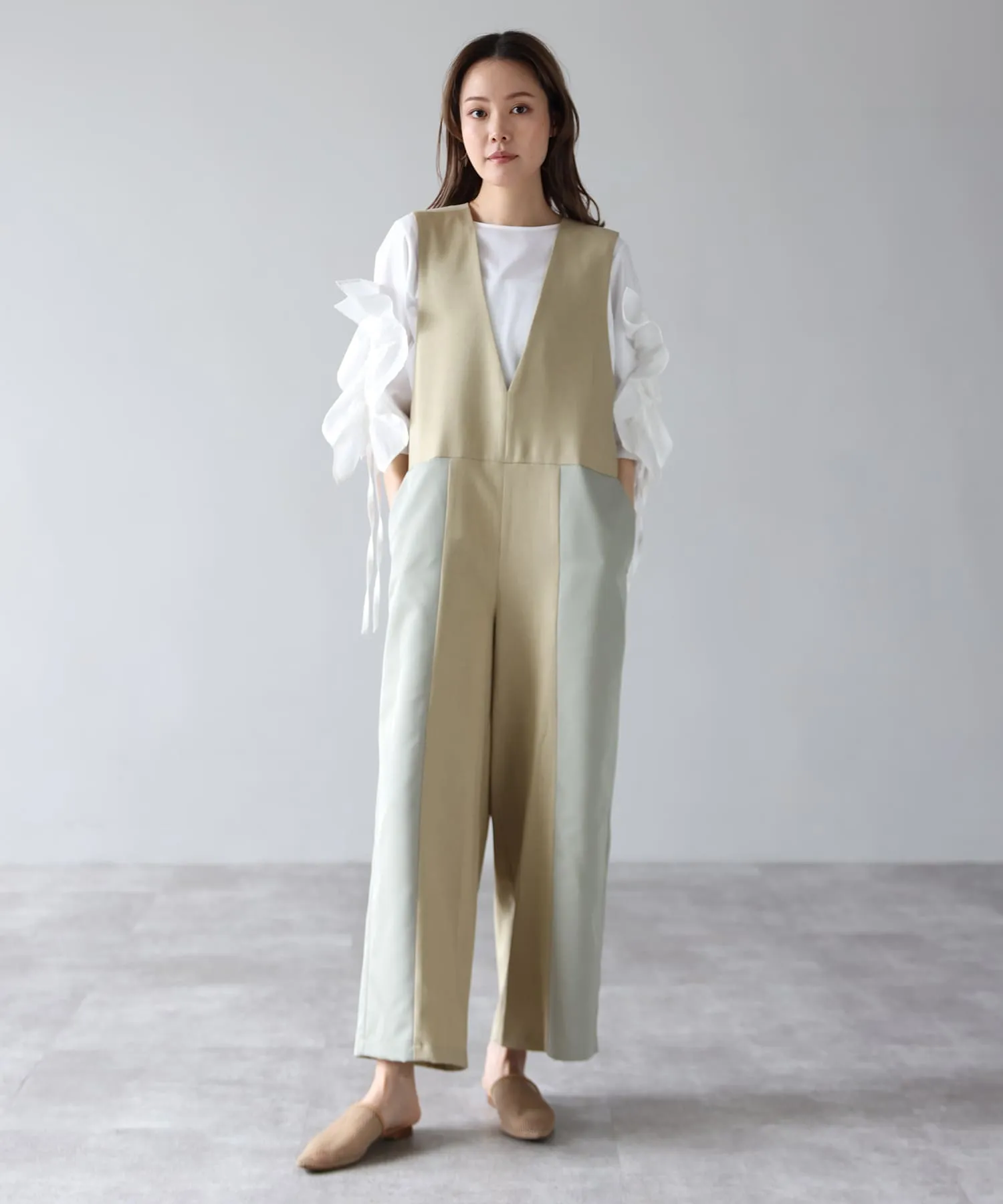 v-neck side switching overalls | HERENCIA(ヘレンチア) | HERENCIA 