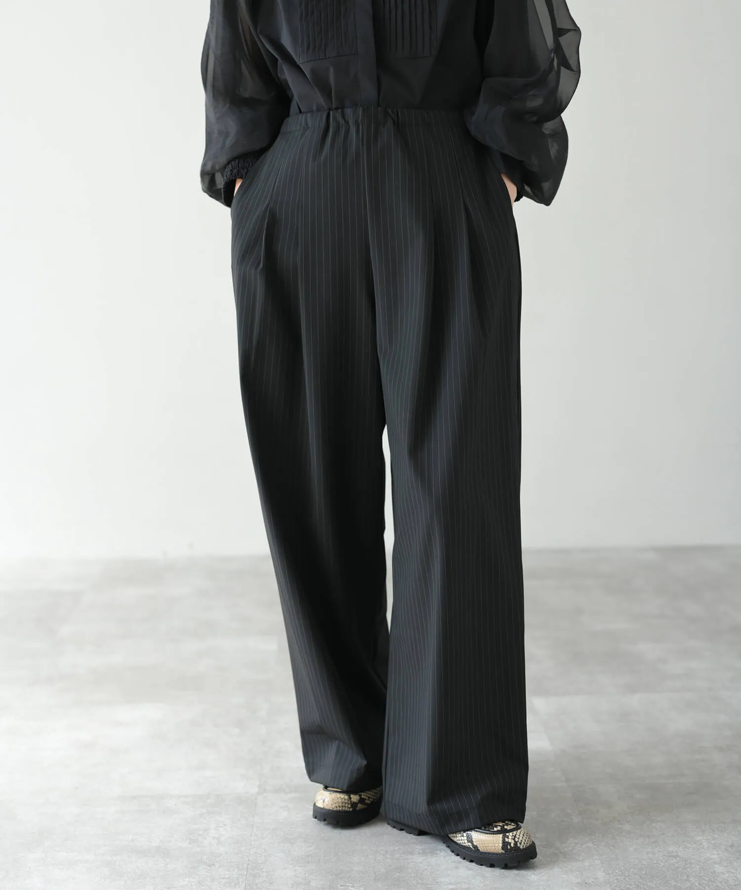 2-pleat wide striped pants | HERENCIA(ヘレンチア) | HERENCIA (ヘレンチア) | ONLINE  STORE【公式】