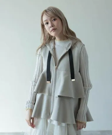 HERENCIA / Tiered knit parka vest